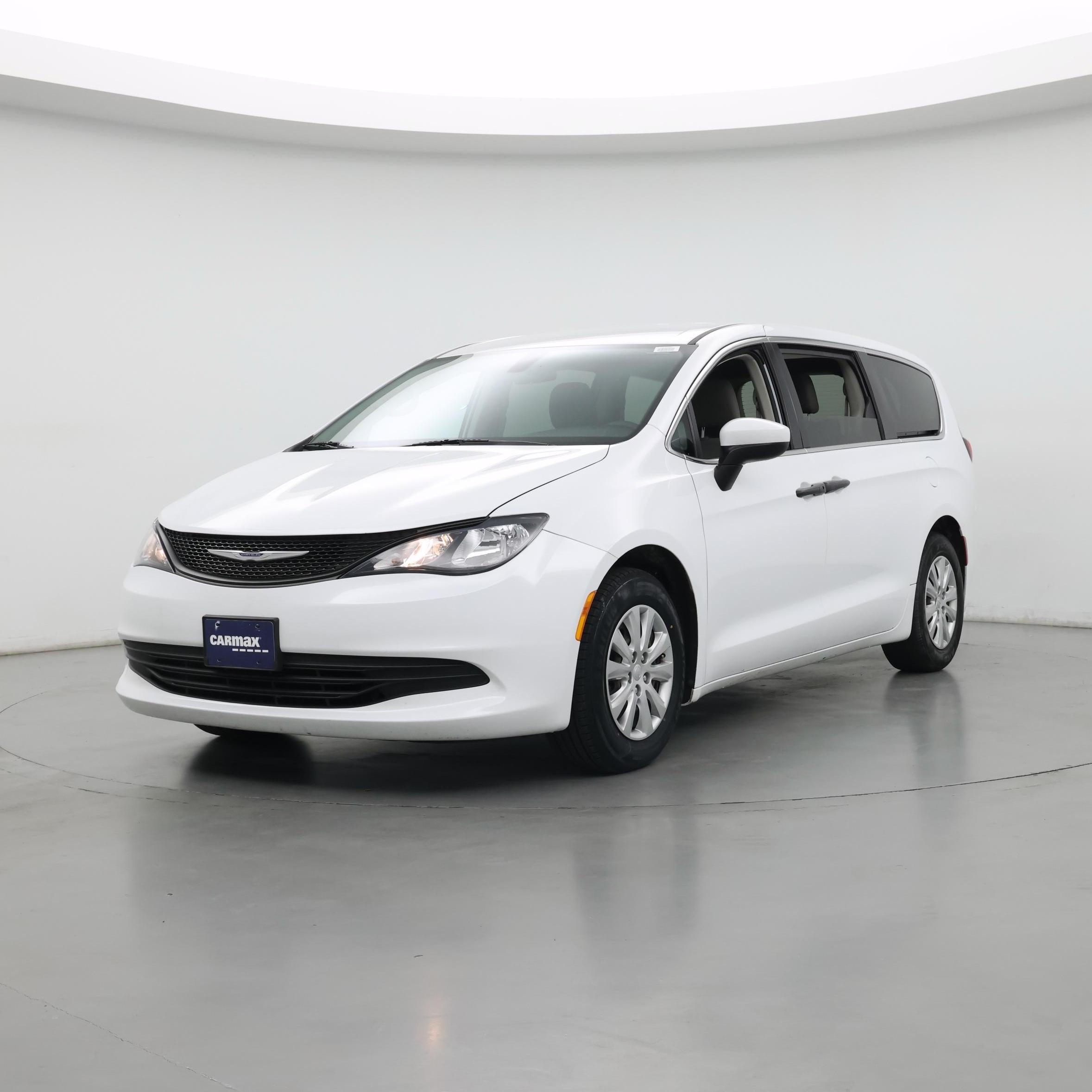 Thumbnail: 2020 Chrysler Voyager - 4