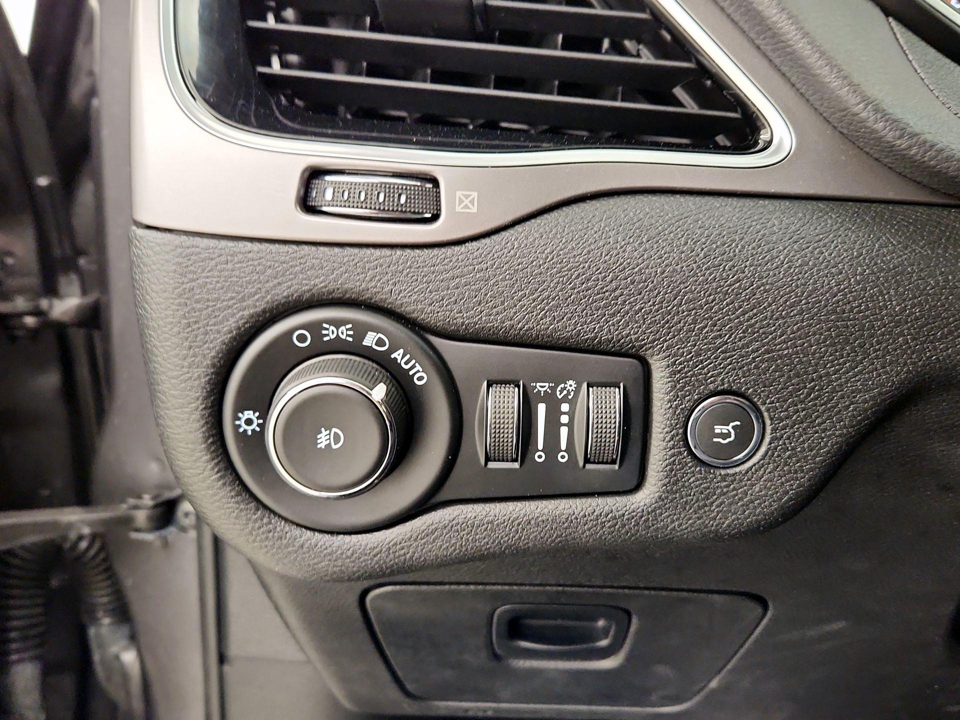 Thumbnail: 2022 Jeep Cherokee - 13