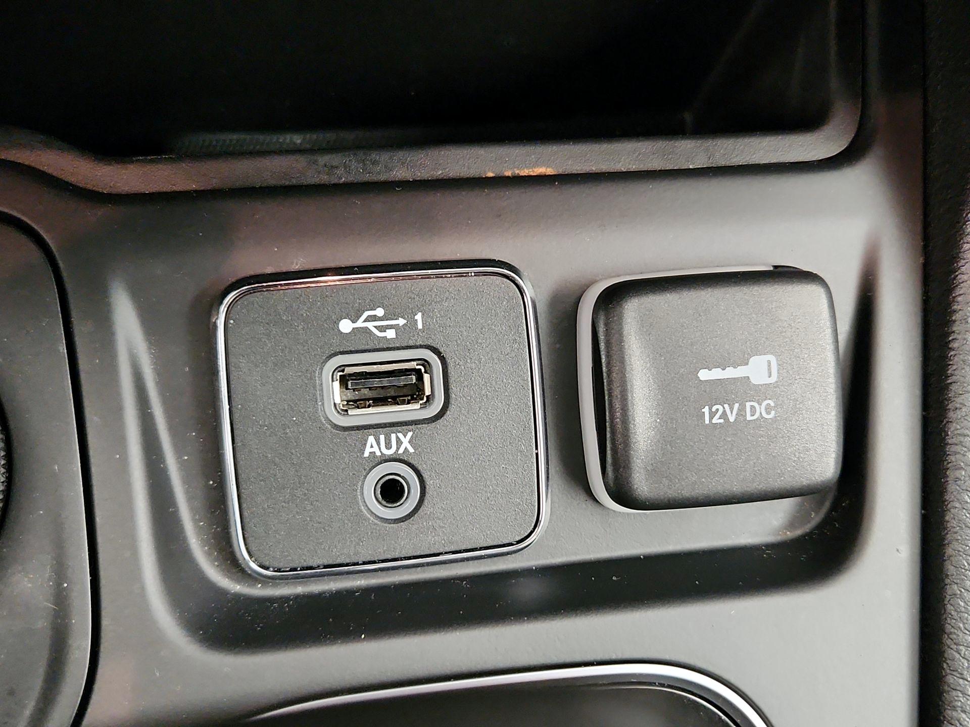 Thumbnail: 2022 Jeep Cherokee - 18