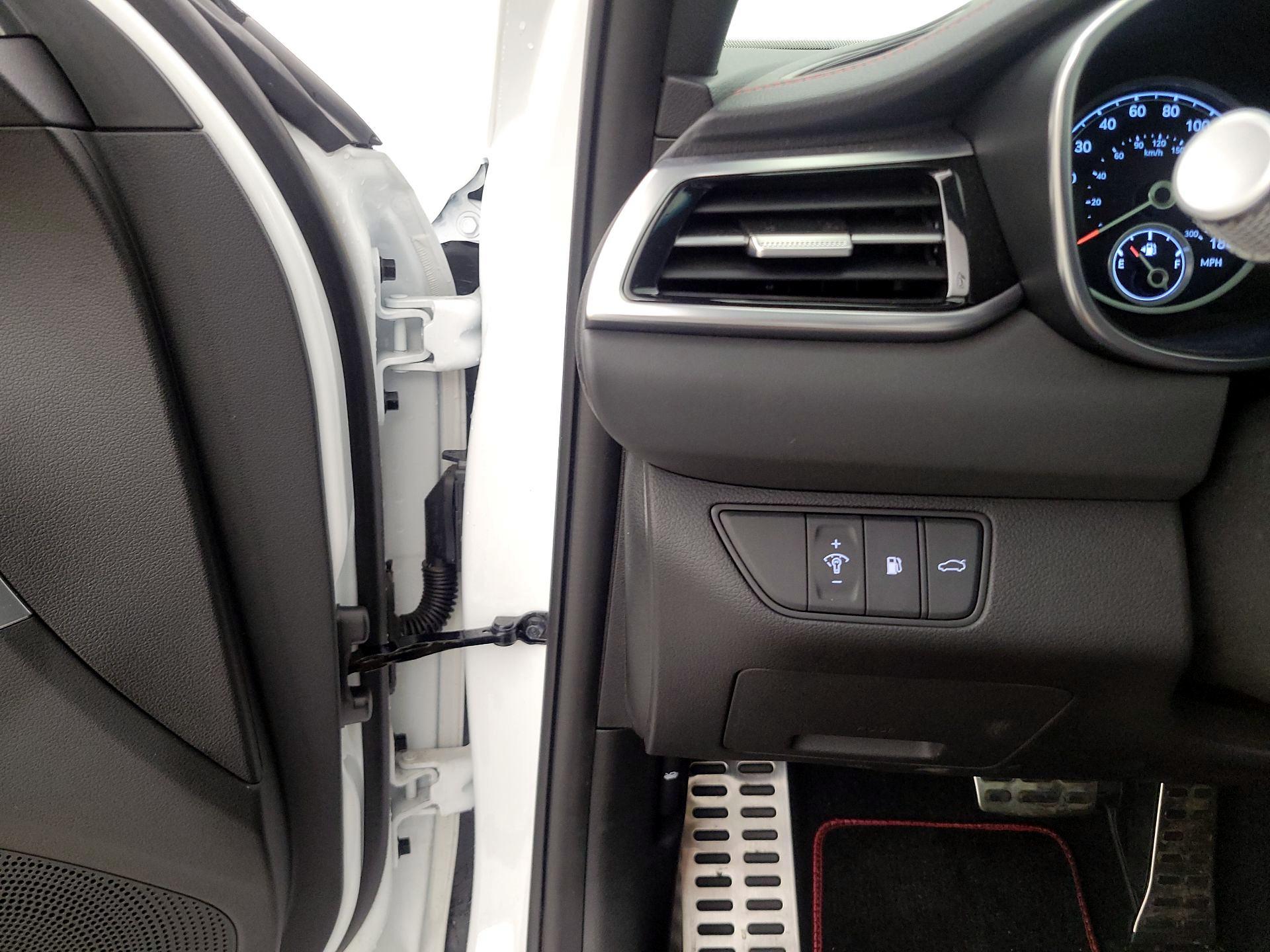 Thumbnail: 2025 Genesis G70 - 13