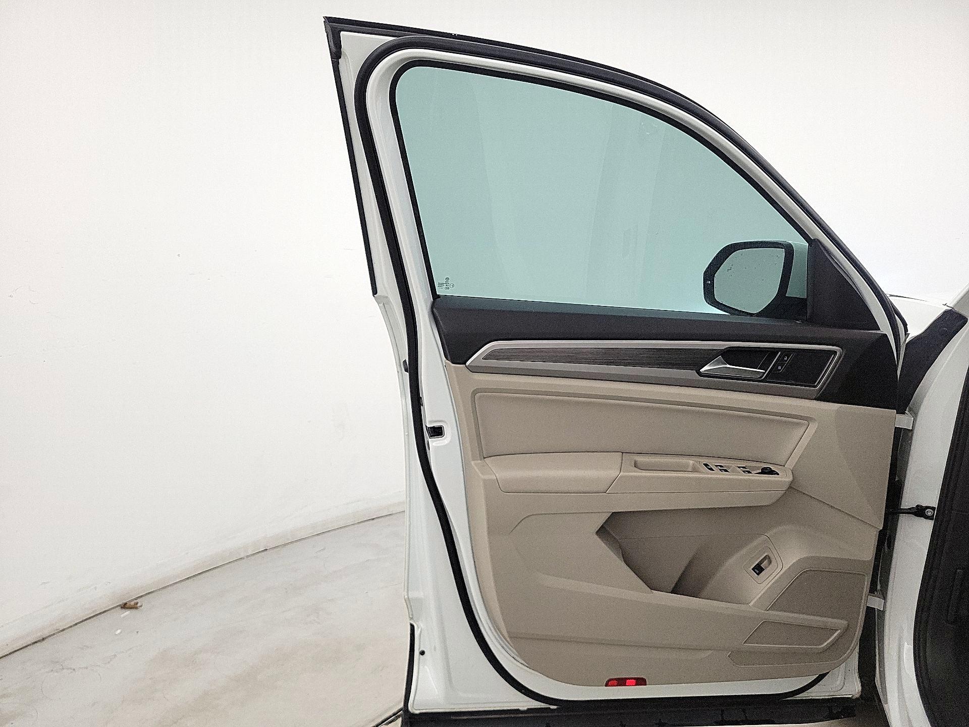 Thumbnail: 2021 Volkswagen Atlas - 12