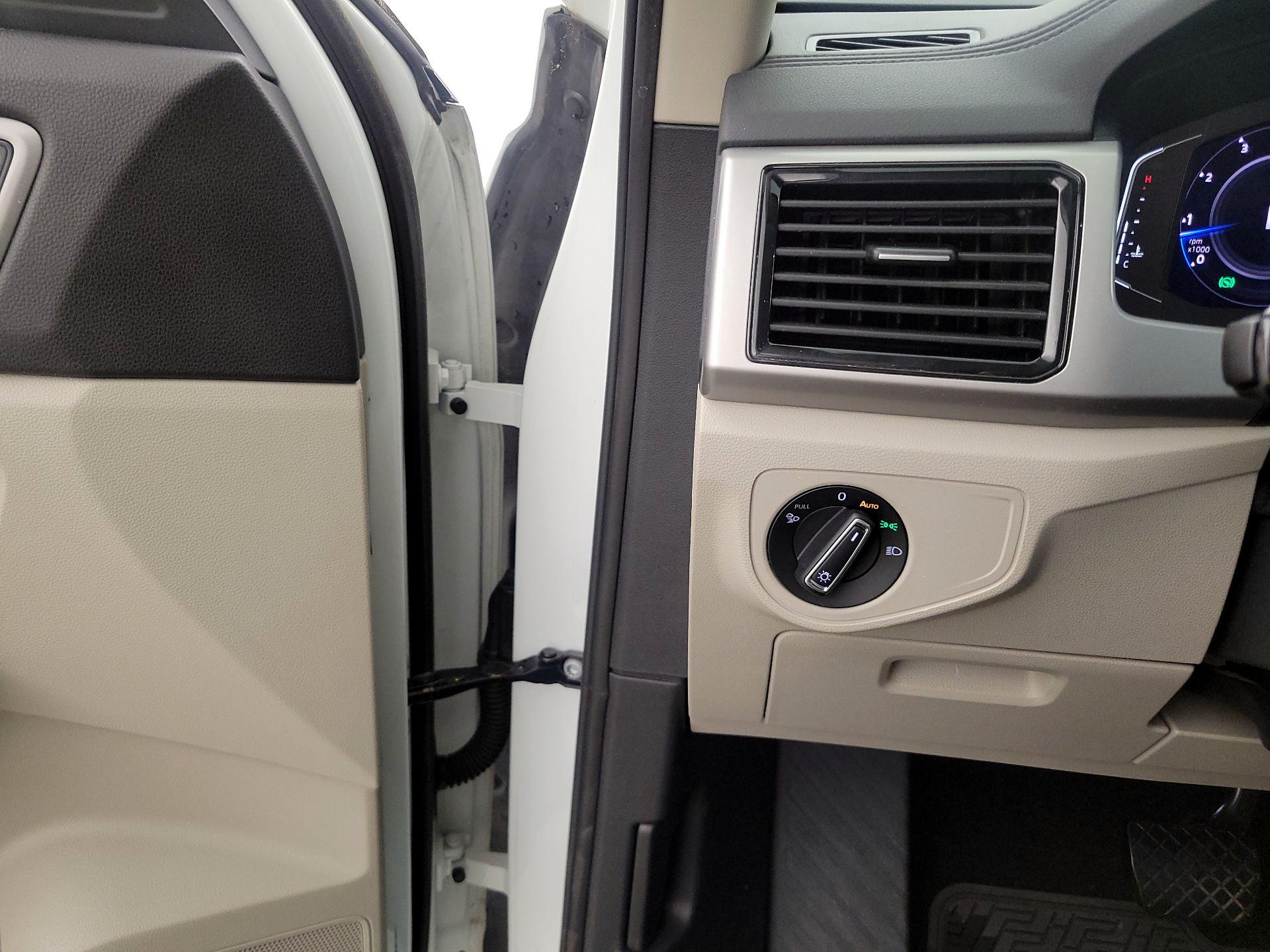 Thumbnail: 2021 Volkswagen Atlas - 13