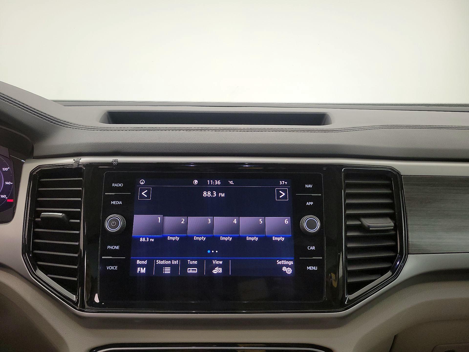 Thumbnail: 2021 Volkswagen Atlas - 16