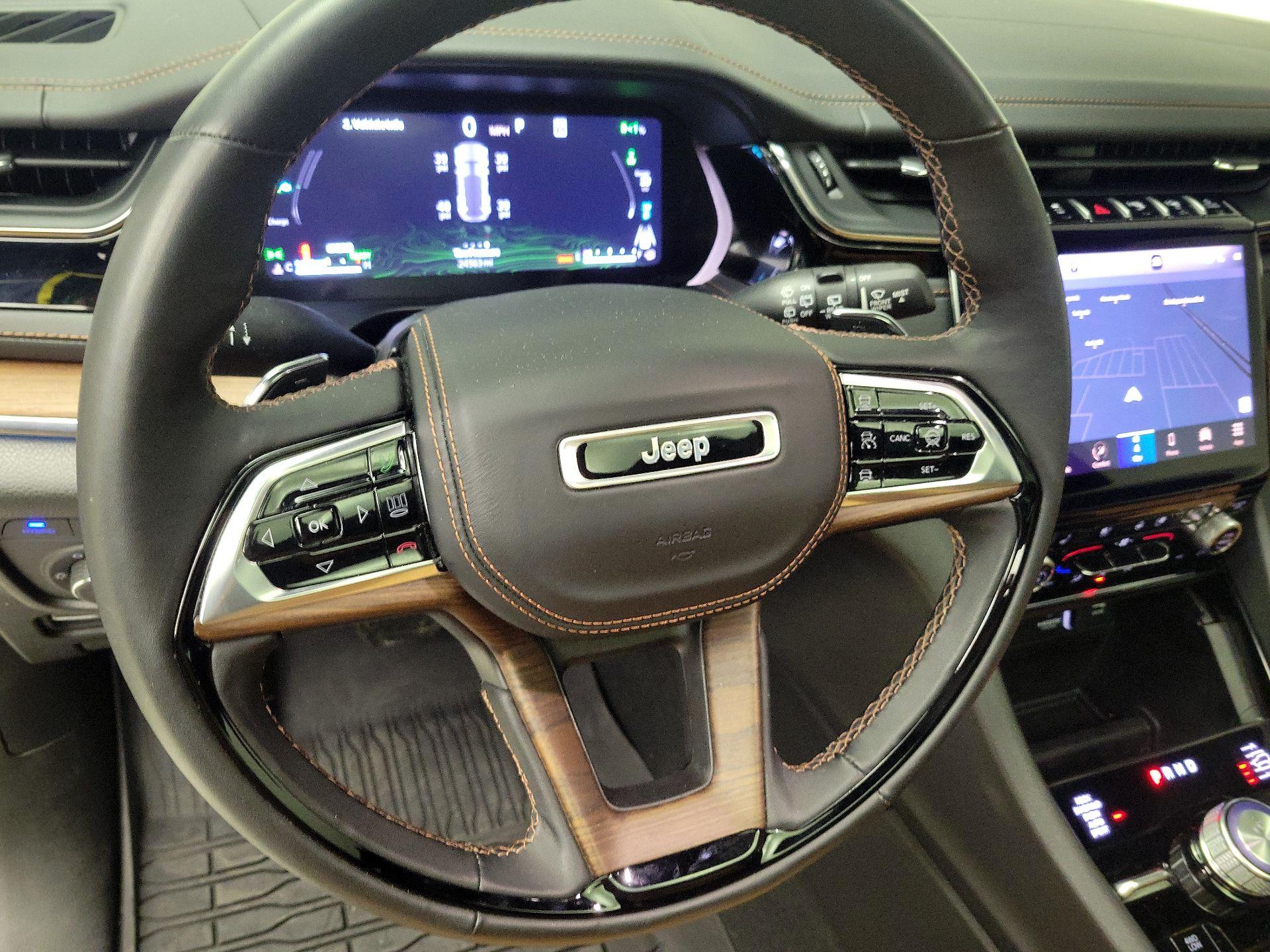 Thumbnail: 2024 Jeep Grand Cherokee - 10