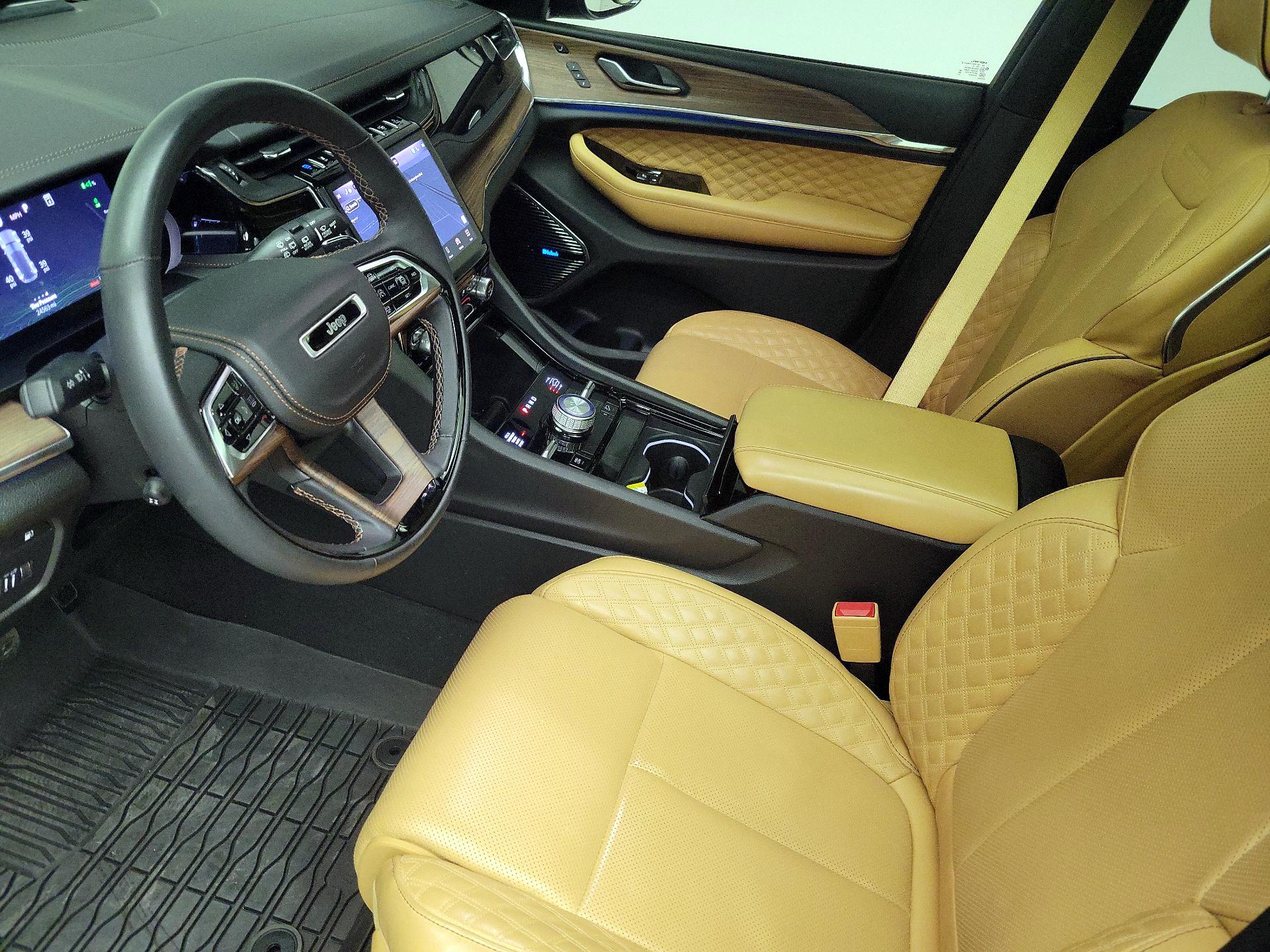 Thumbnail: 2024 Jeep Grand Cherokee - 11