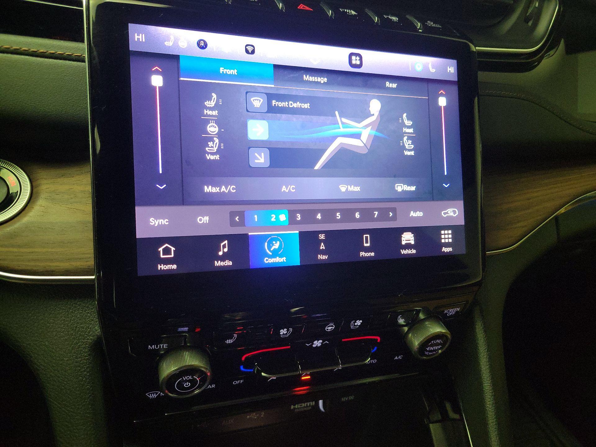 Thumbnail: 2024 Jeep Grand Cherokee - 17