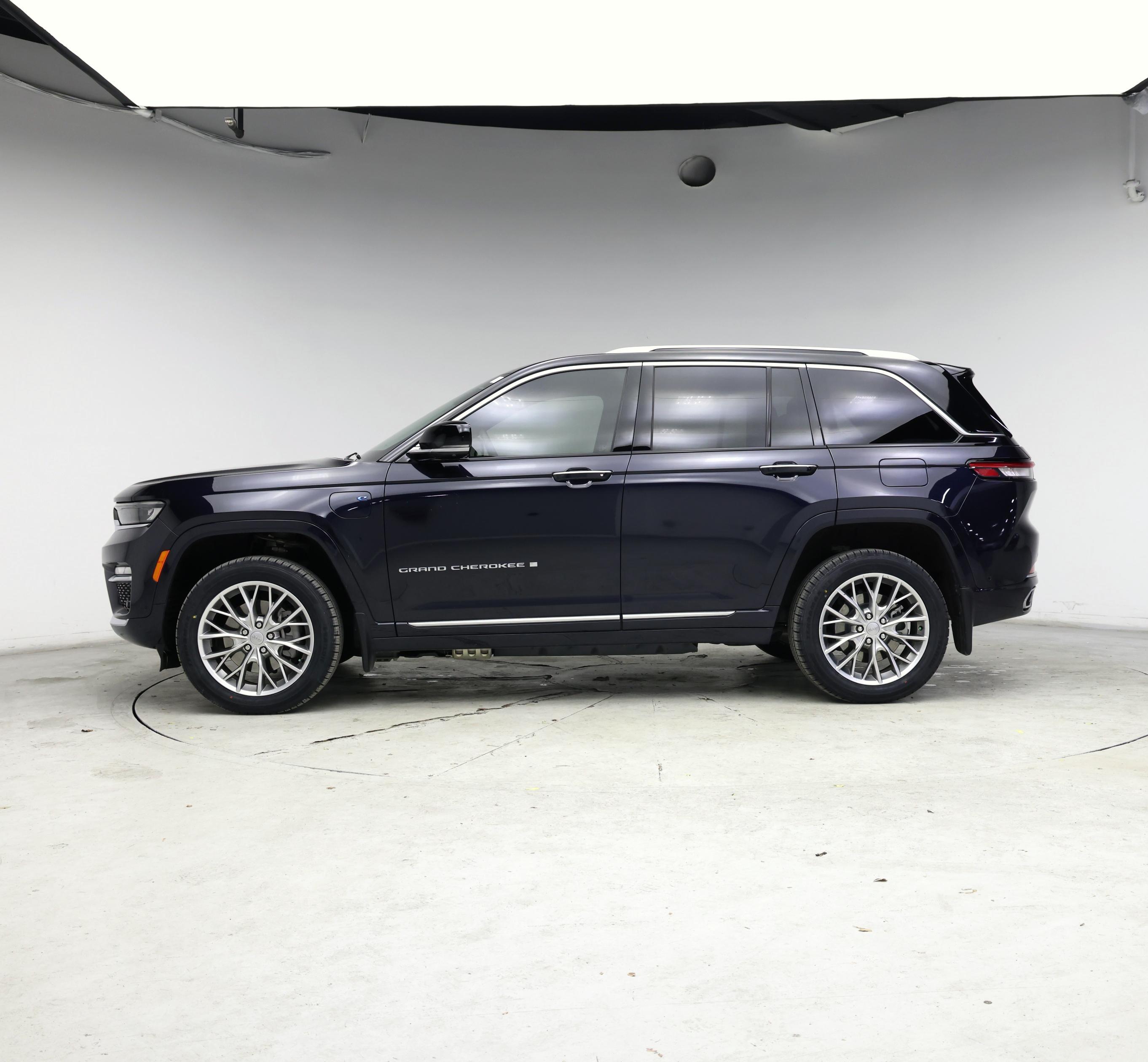 Thumbnail: 2024 Jeep Grand Cherokee - 3