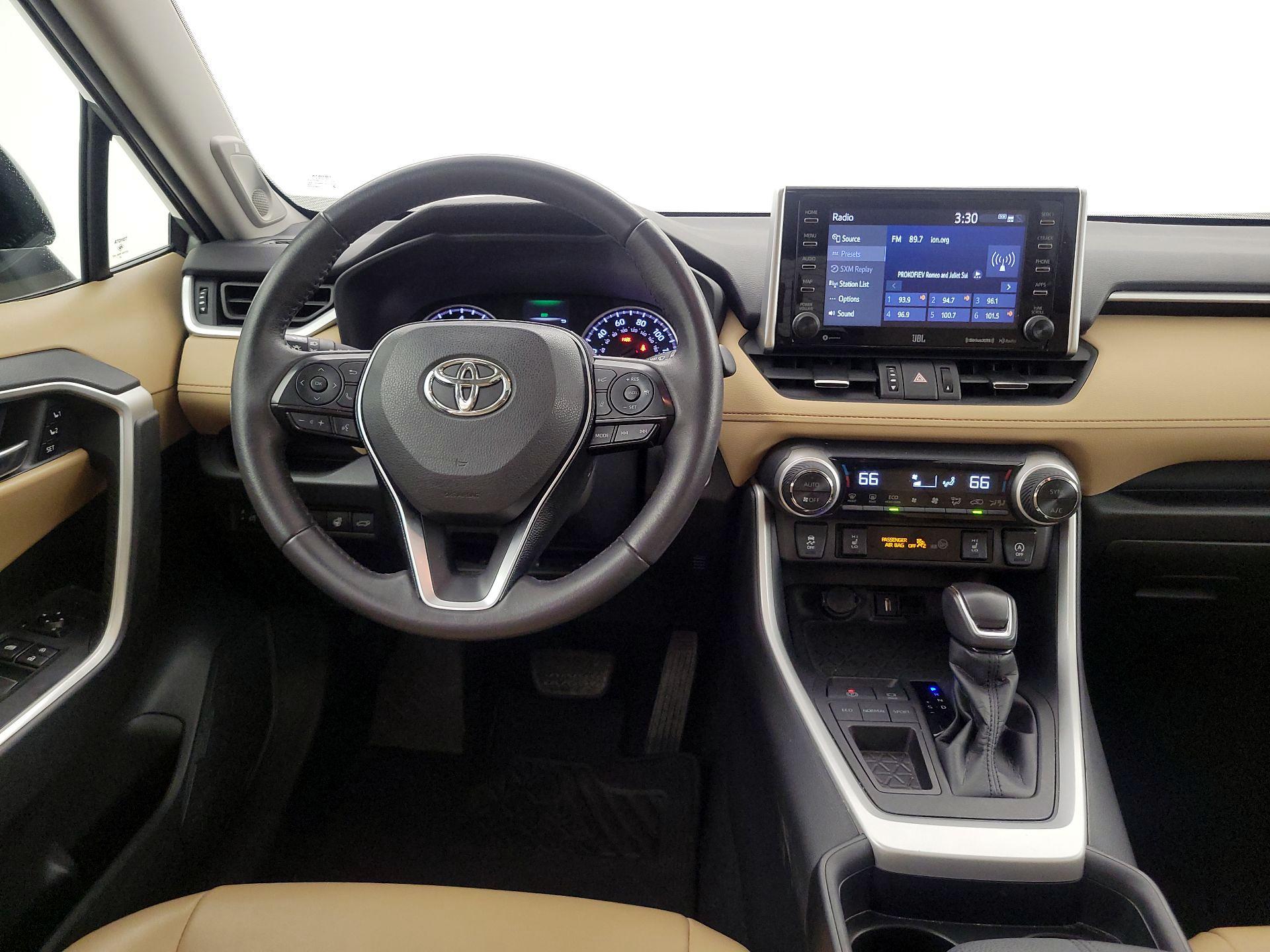 Thumbnail: 2021 Toyota RAV4 - 10