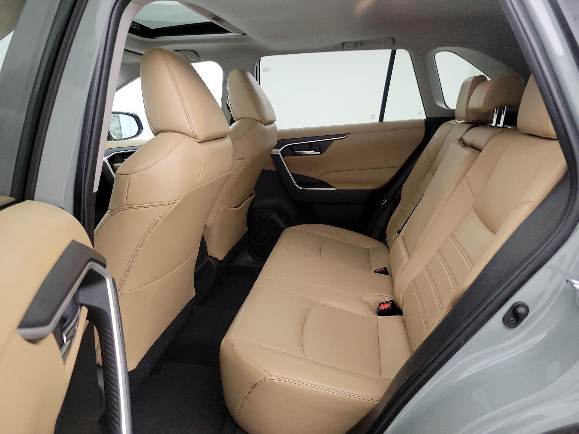 Thumbnail: 2021 Toyota RAV4 - 20