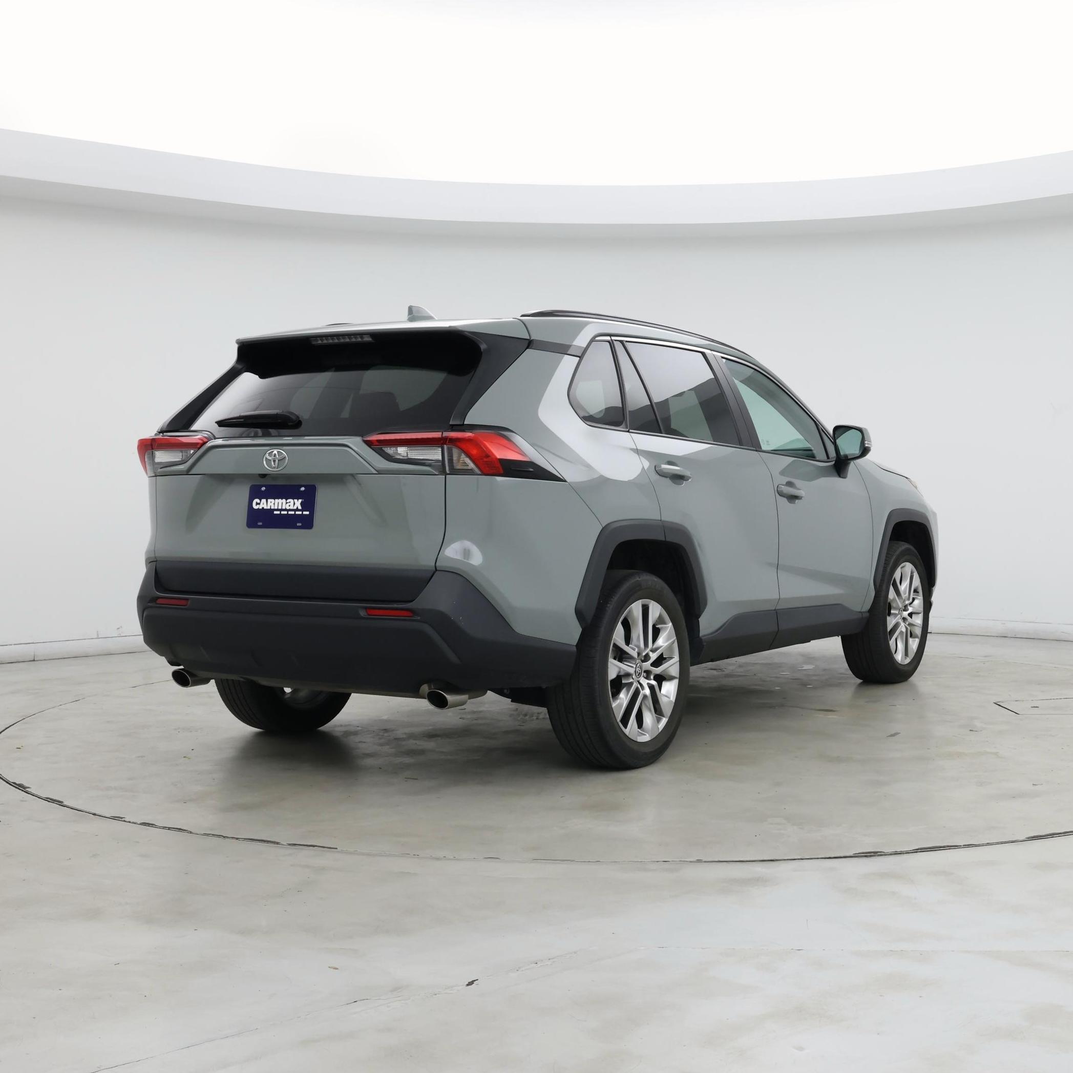 Thumbnail: 2021 Toyota RAV4 - 8
