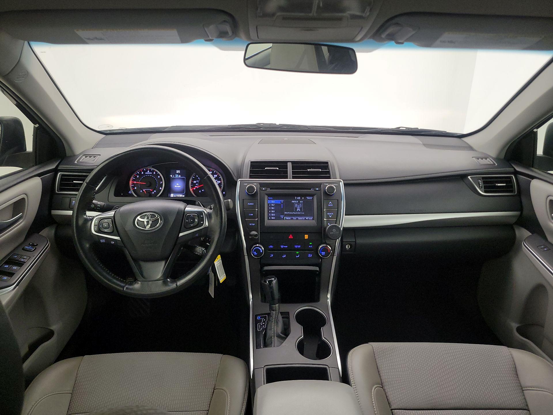 Thumbnail: 2016 Toyota Camry - 9