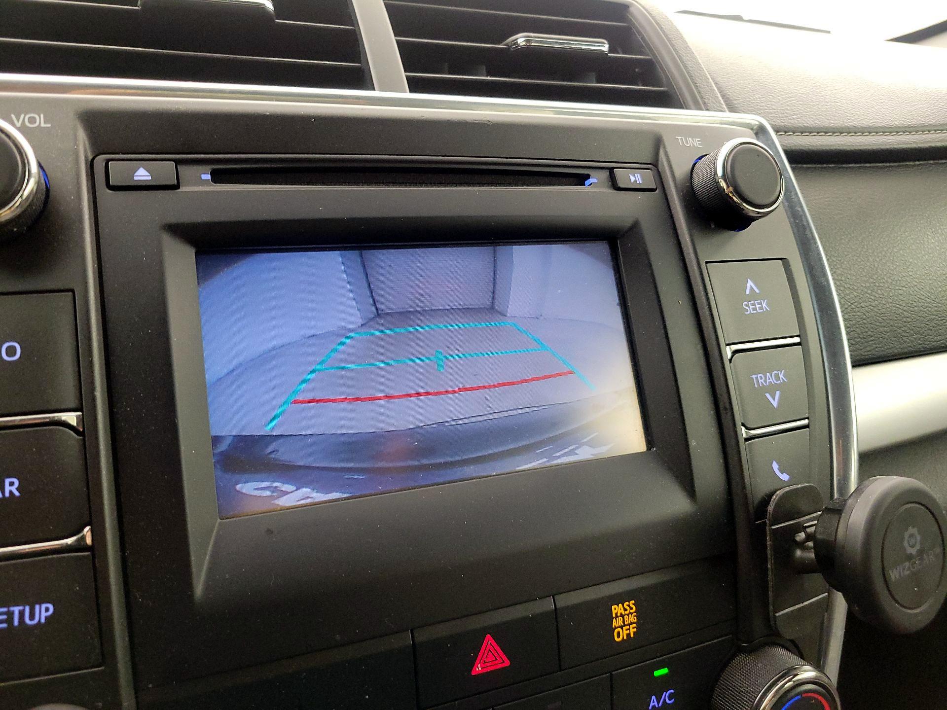 Thumbnail: 2016 Toyota Camry - 14