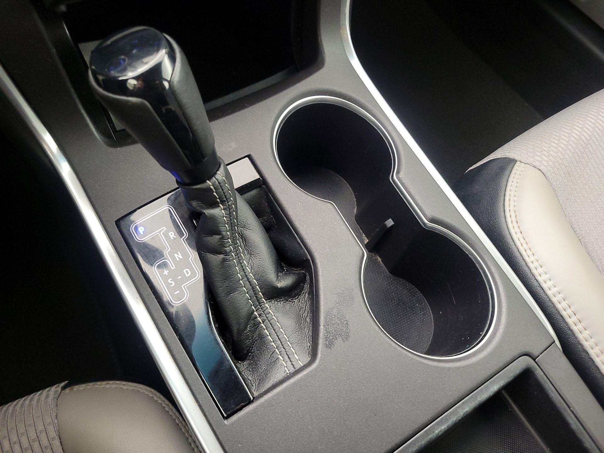 Thumbnail: 2016 Toyota Camry - 17