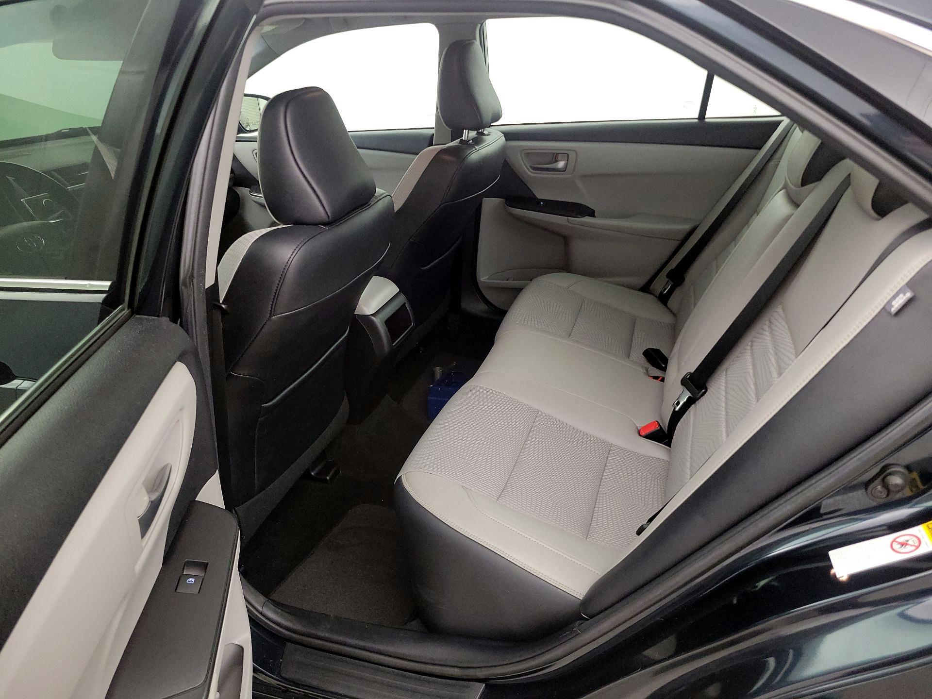 Thumbnail: 2016 Toyota Camry - 19