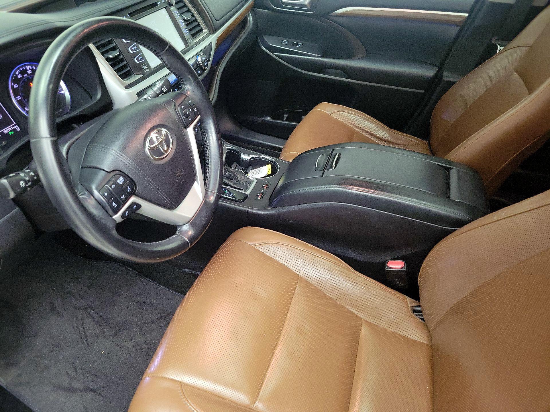 Thumbnail: 2018 Toyota Highlander - 11