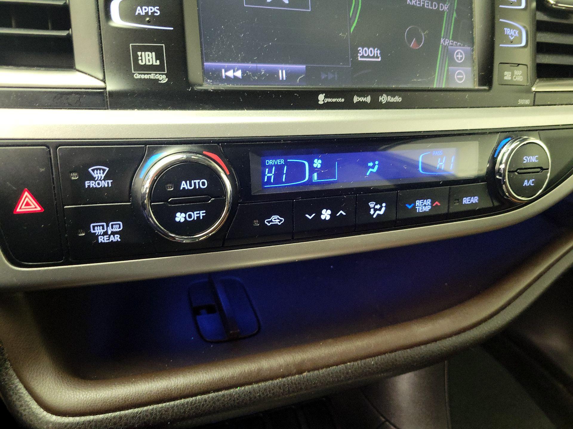 Thumbnail: 2018 Toyota Highlander - 16