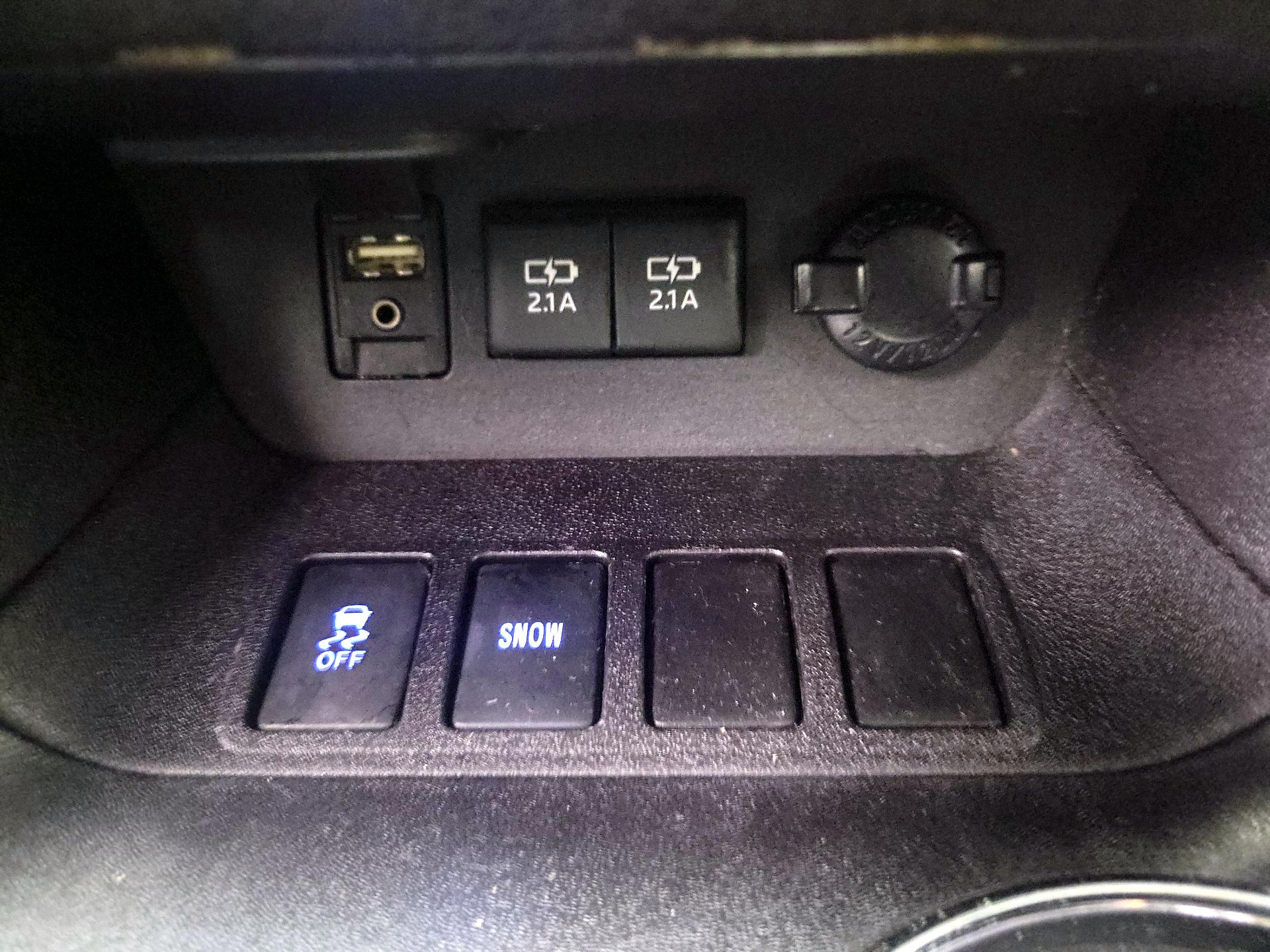 Thumbnail: 2018 Toyota Highlander - 18