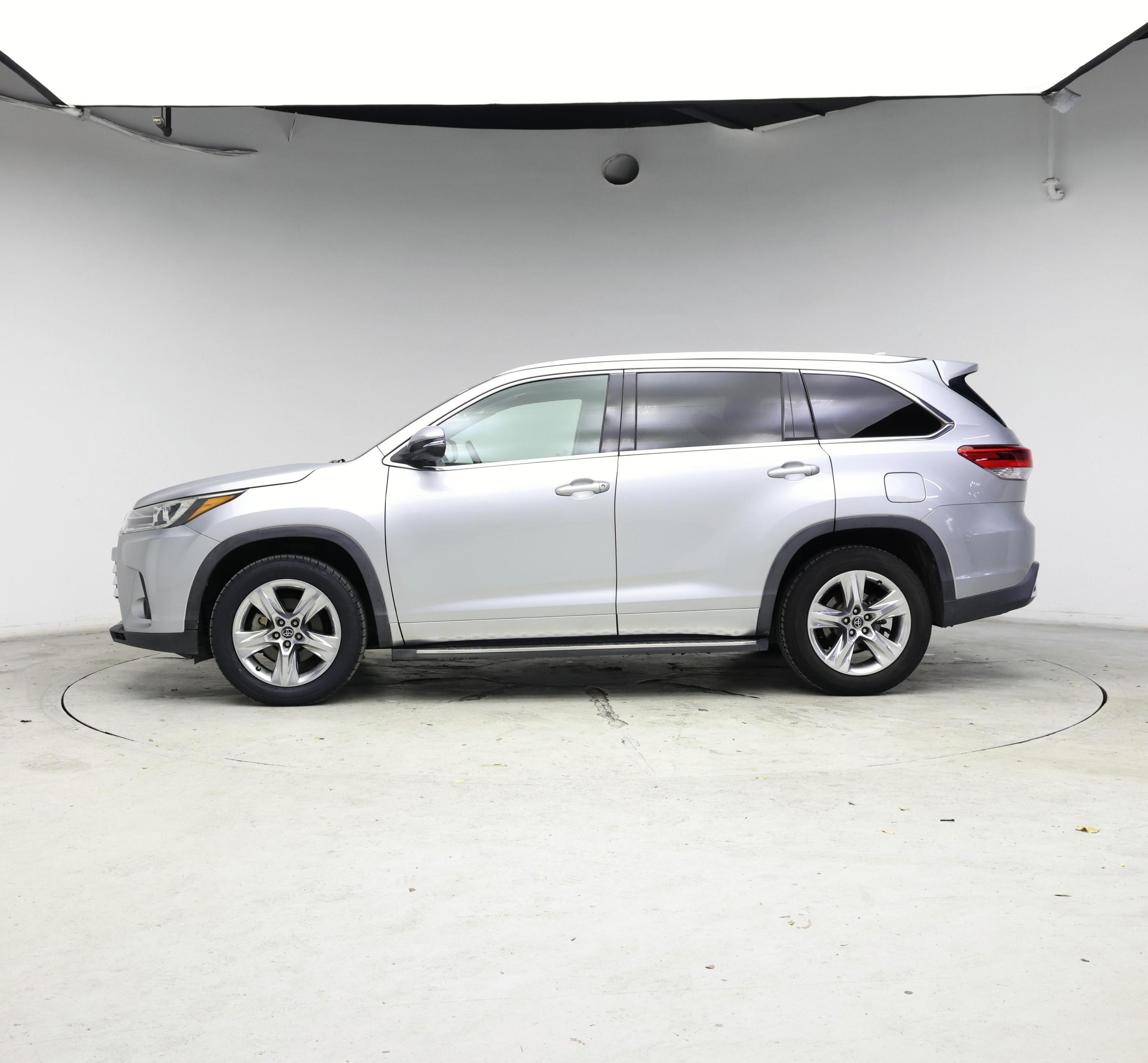 Thumbnail: 2018 Toyota Highlander - 3