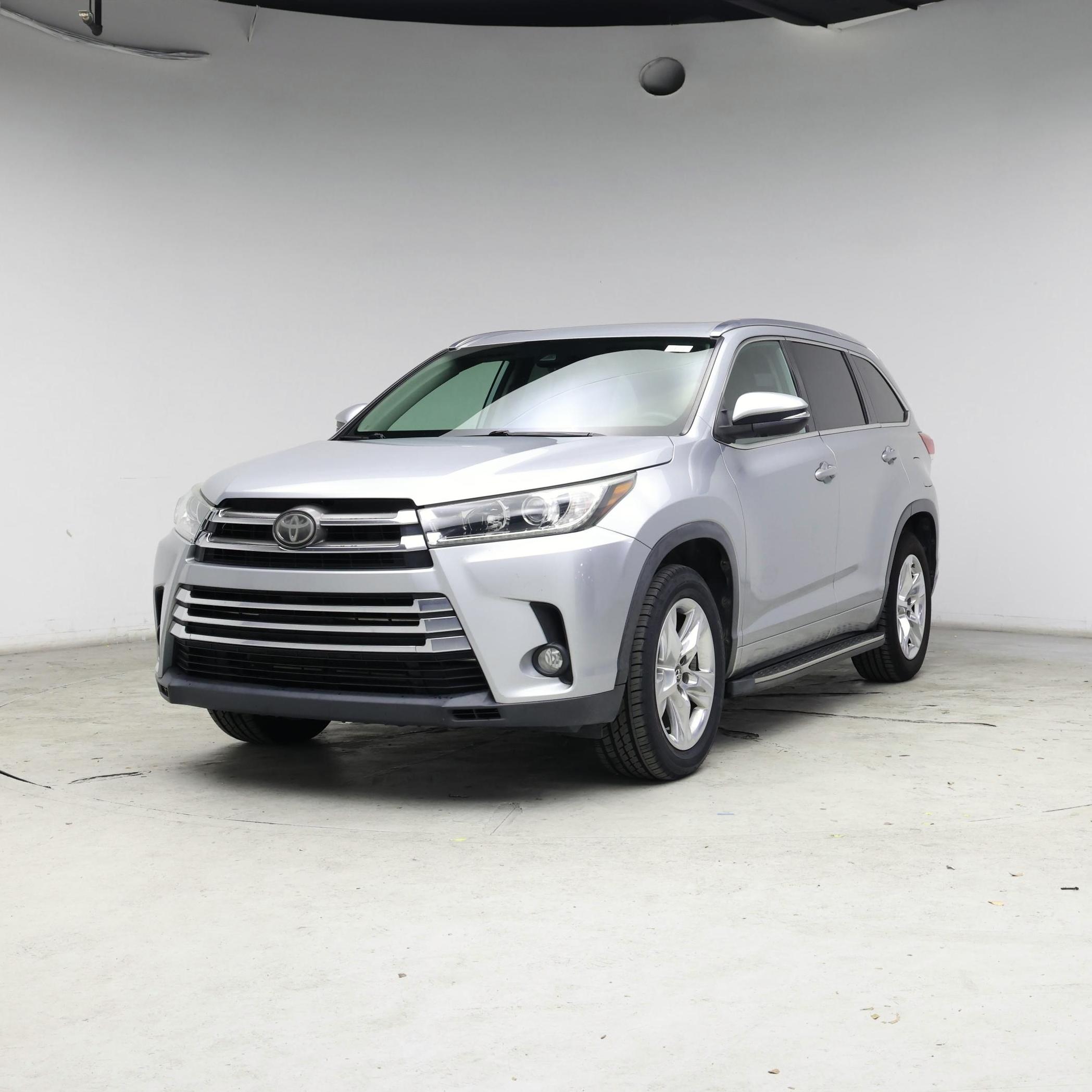 Thumbnail: 2018 Toyota Highlander - 4