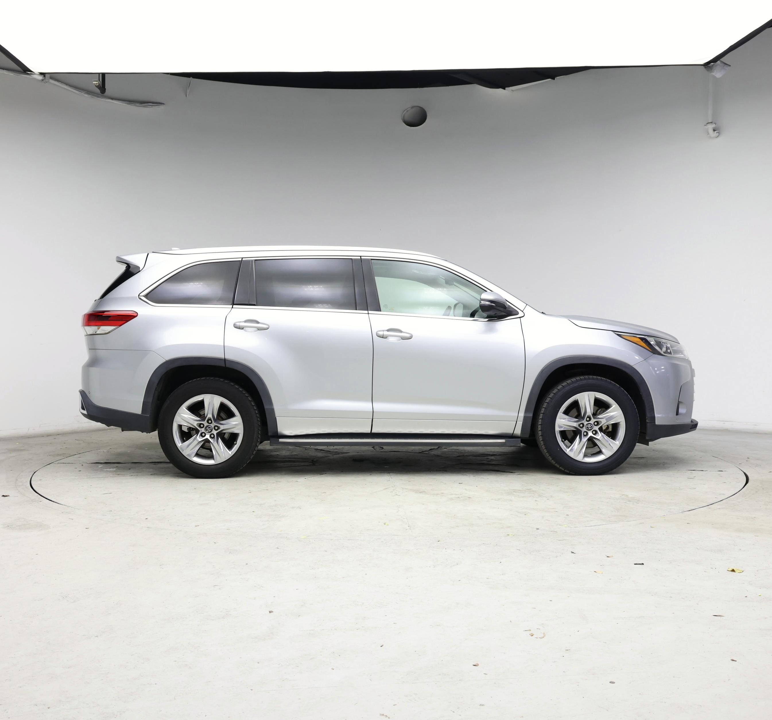 Thumbnail: 2018 Toyota Highlander - 7