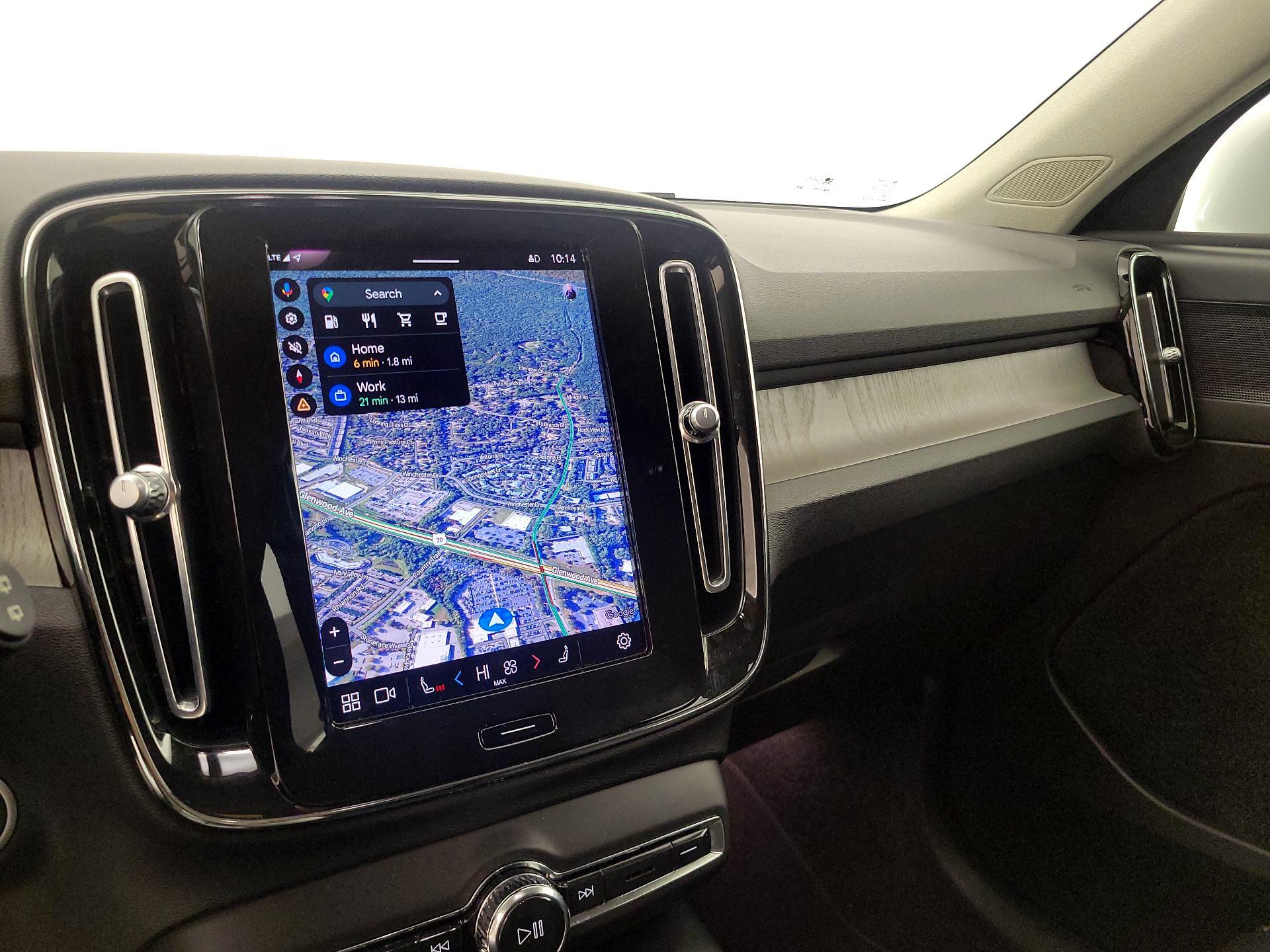 Thumbnail: 2023 Volvo XC40 - 14