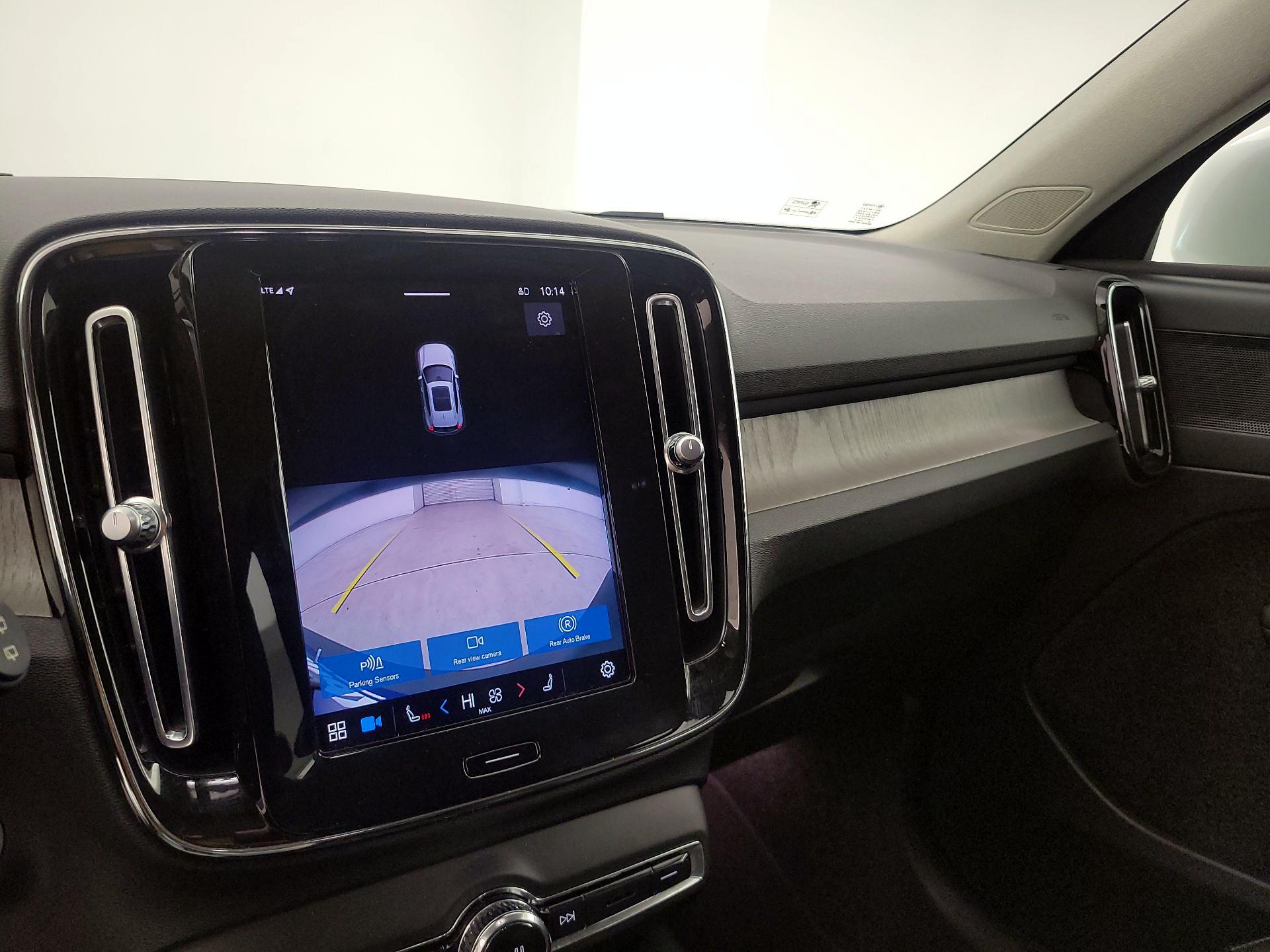 Thumbnail: 2023 Volvo XC40 - 15