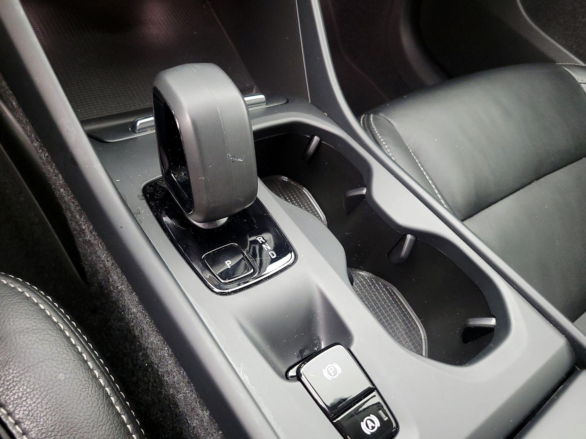 Thumbnail: 2023 Volvo XC40 - 18