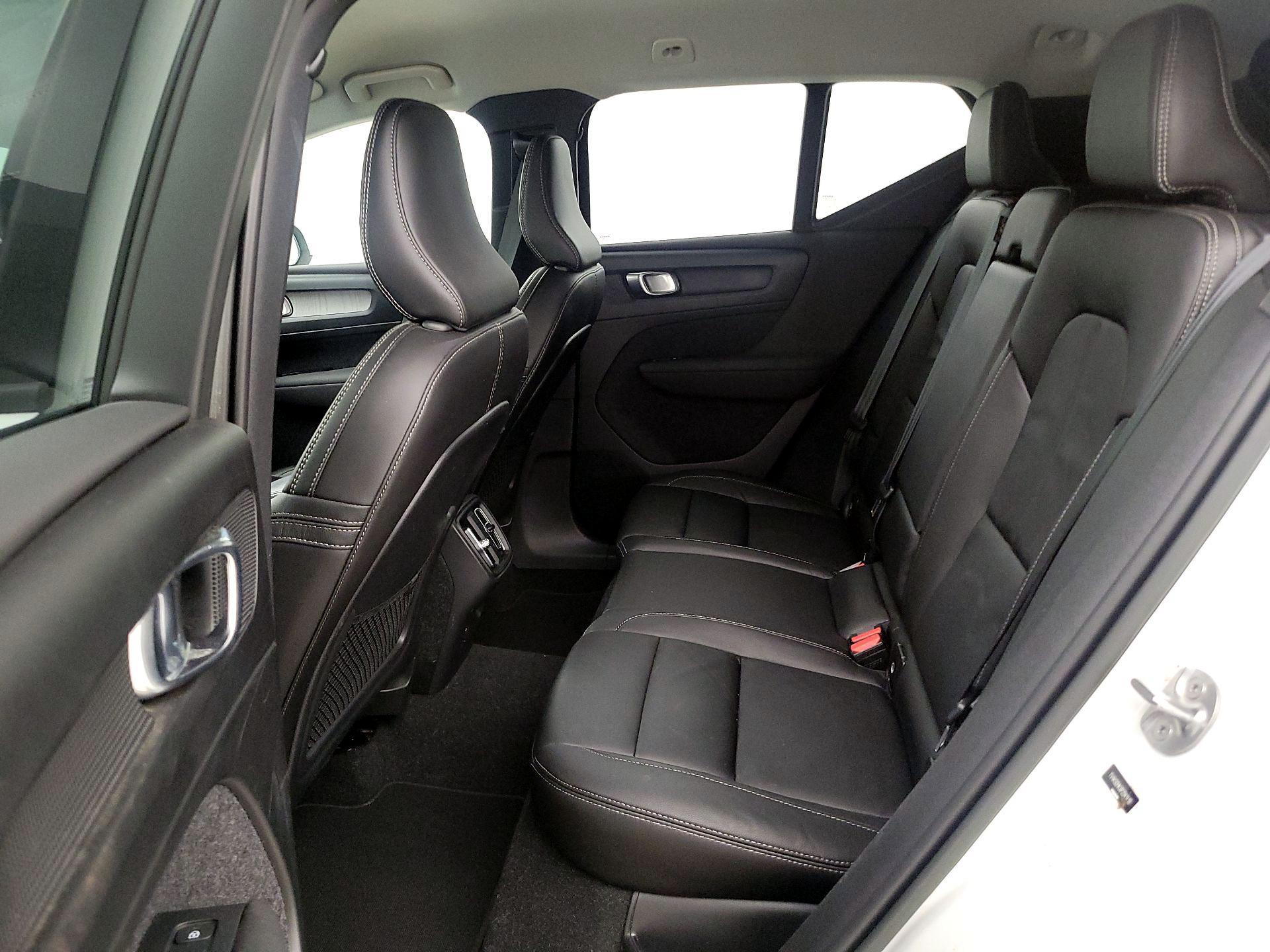 Thumbnail: 2023 Volvo XC40 - 20