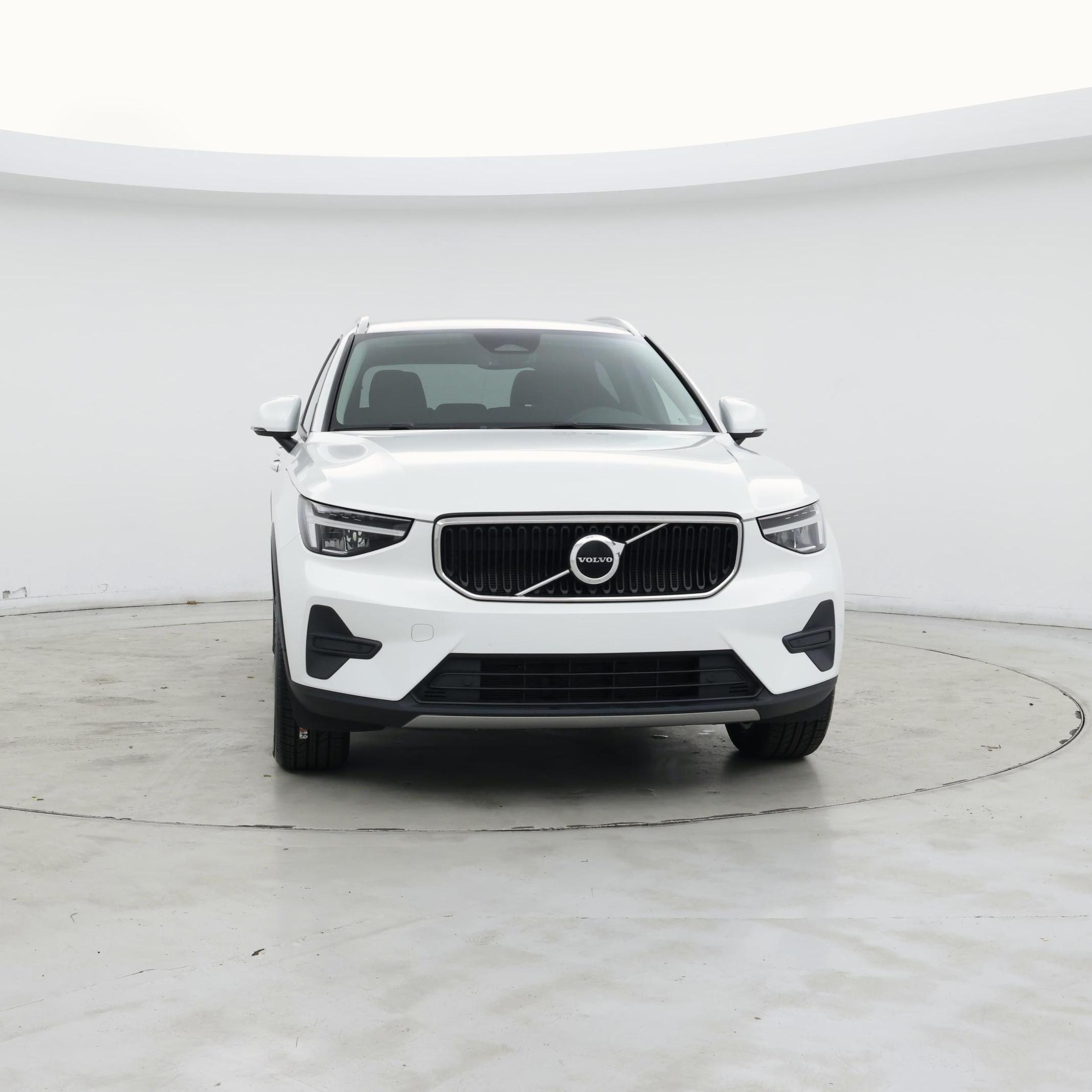 Thumbnail: 2023 Volvo XC40 - 5