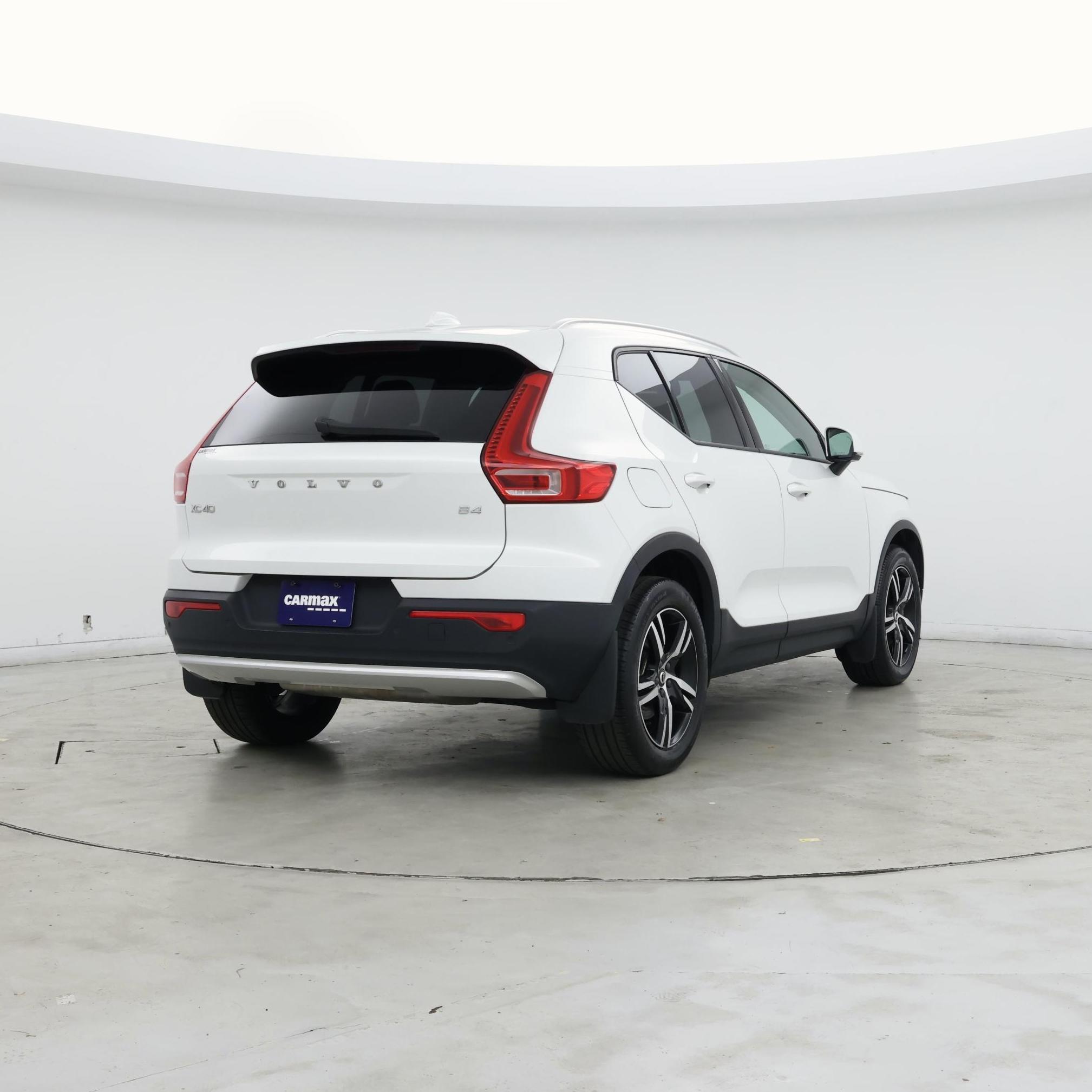 Thumbnail: 2023 Volvo XC40 - 8