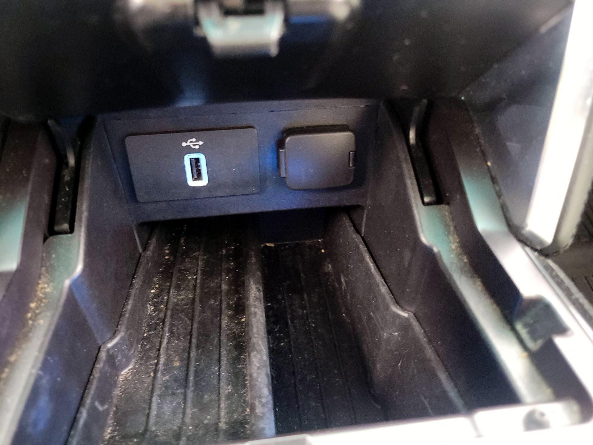 Thumbnail: 2017 Ford Explorer - 19