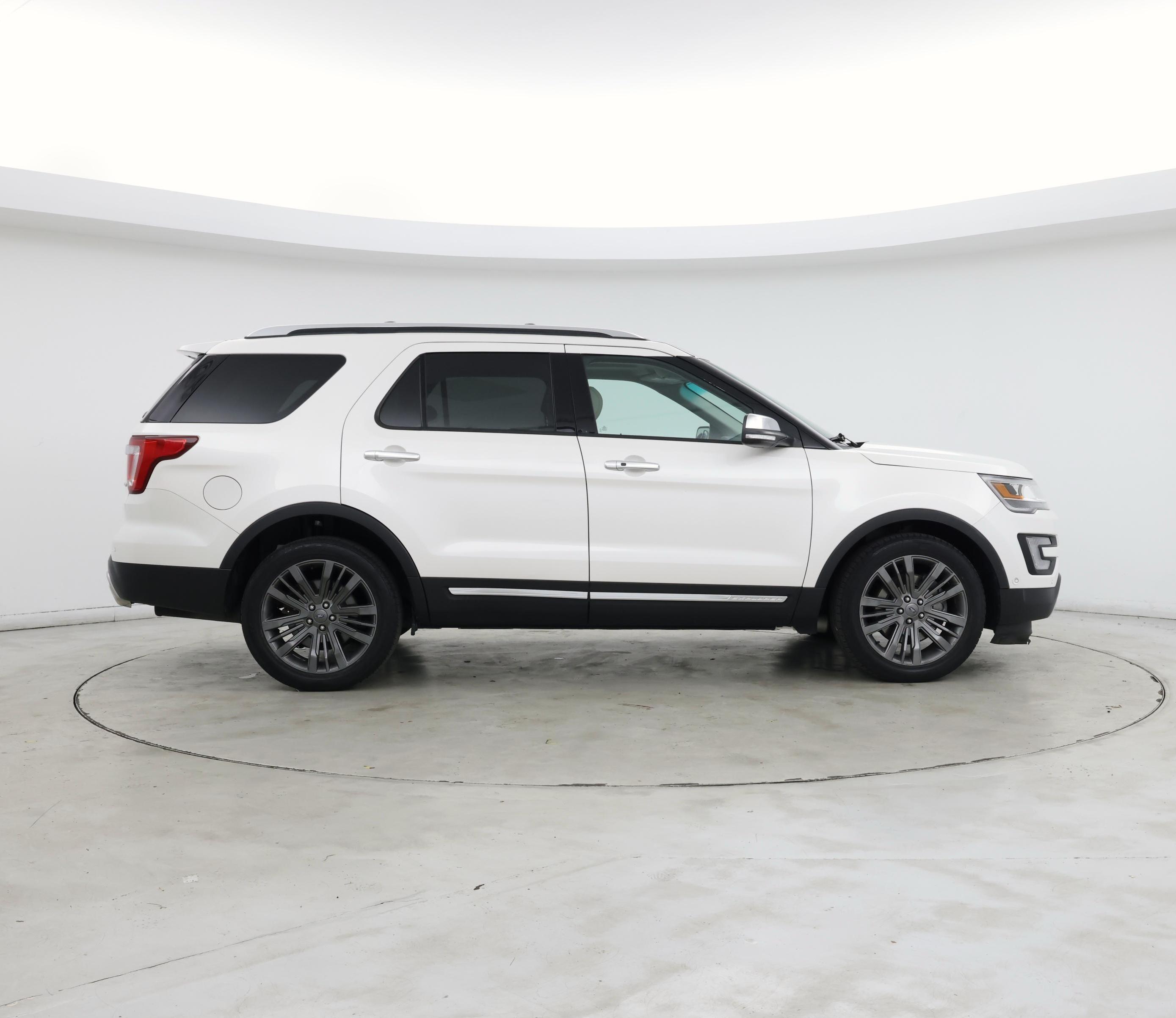 Thumbnail: 2017 Ford Explorer - 7