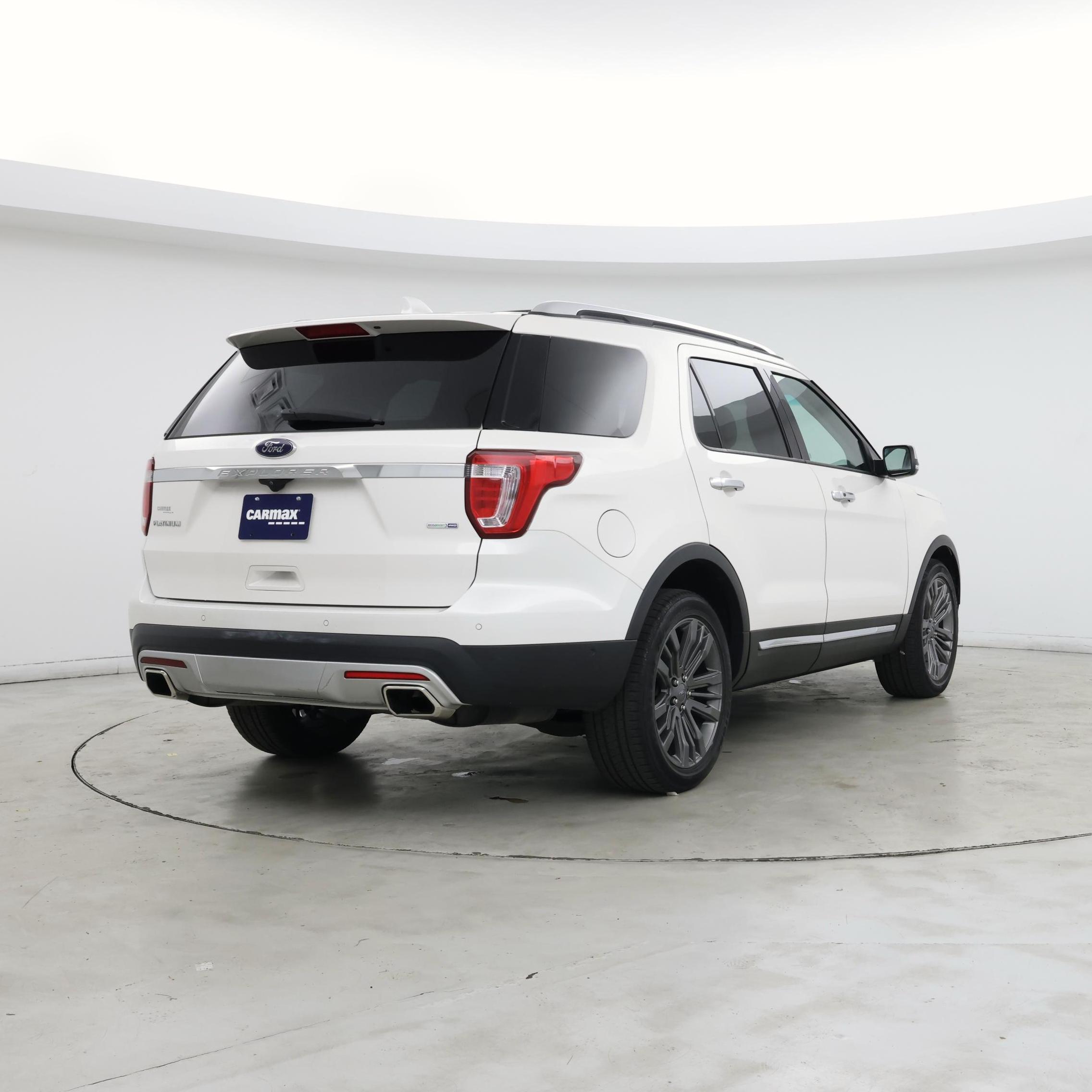 Thumbnail: 2017 Ford Explorer - 8