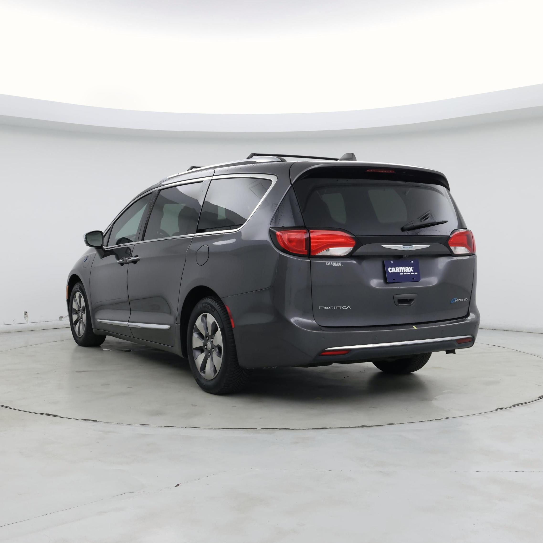 Thumbnail: 2018 Chrysler Pacifica - 2