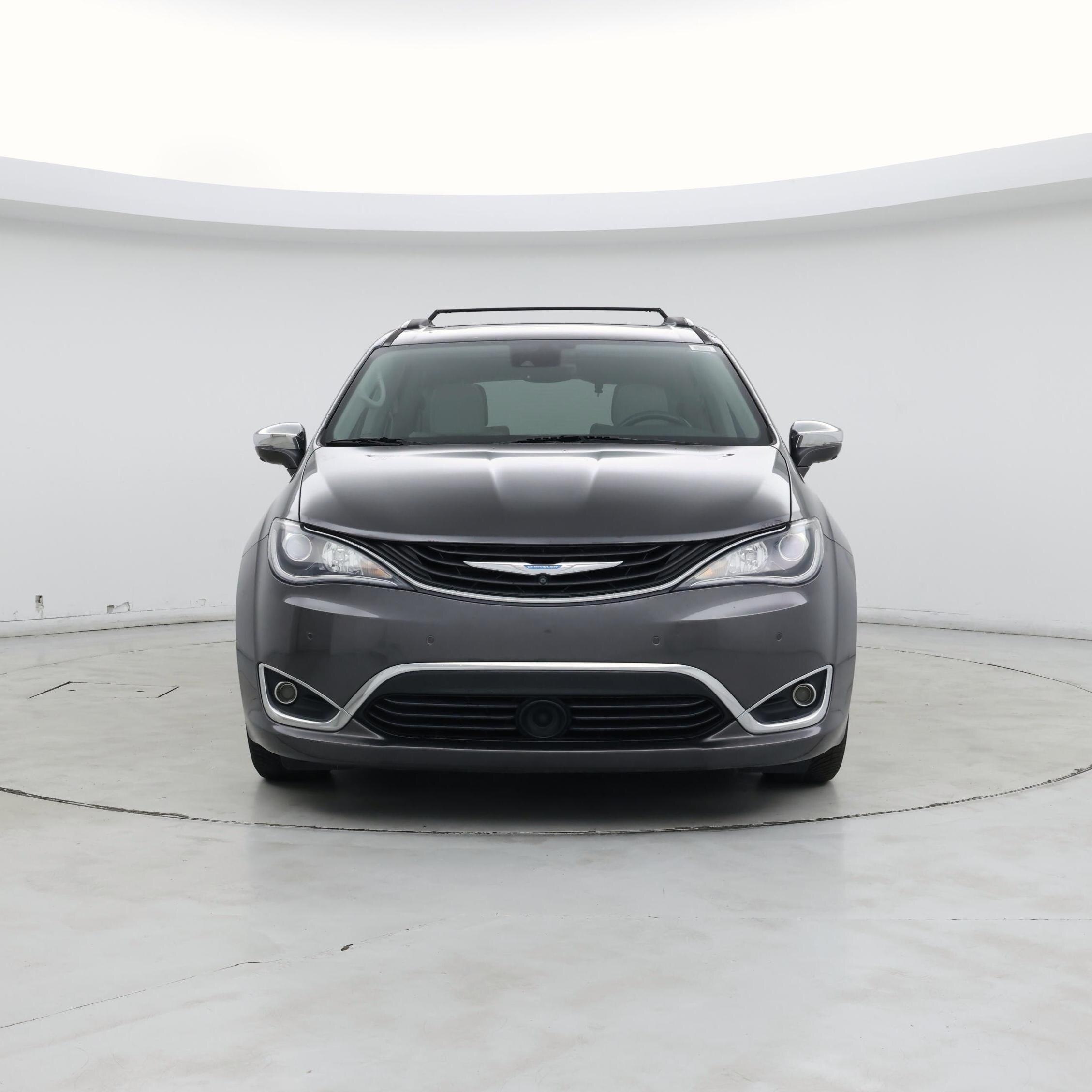 Thumbnail: 2018 Chrysler Pacifica - 5