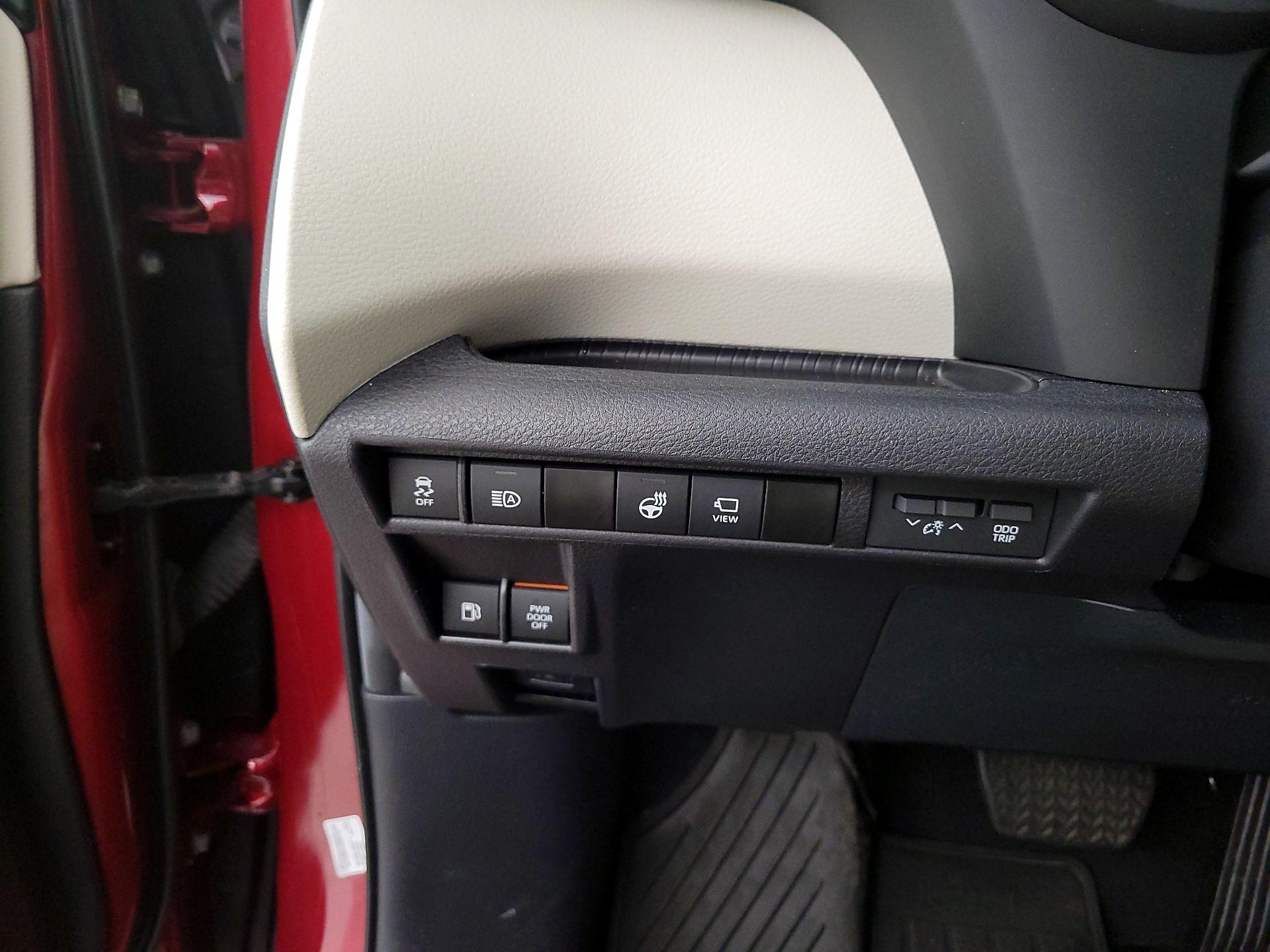 Thumbnail: 2024 Toyota Sienna - 13