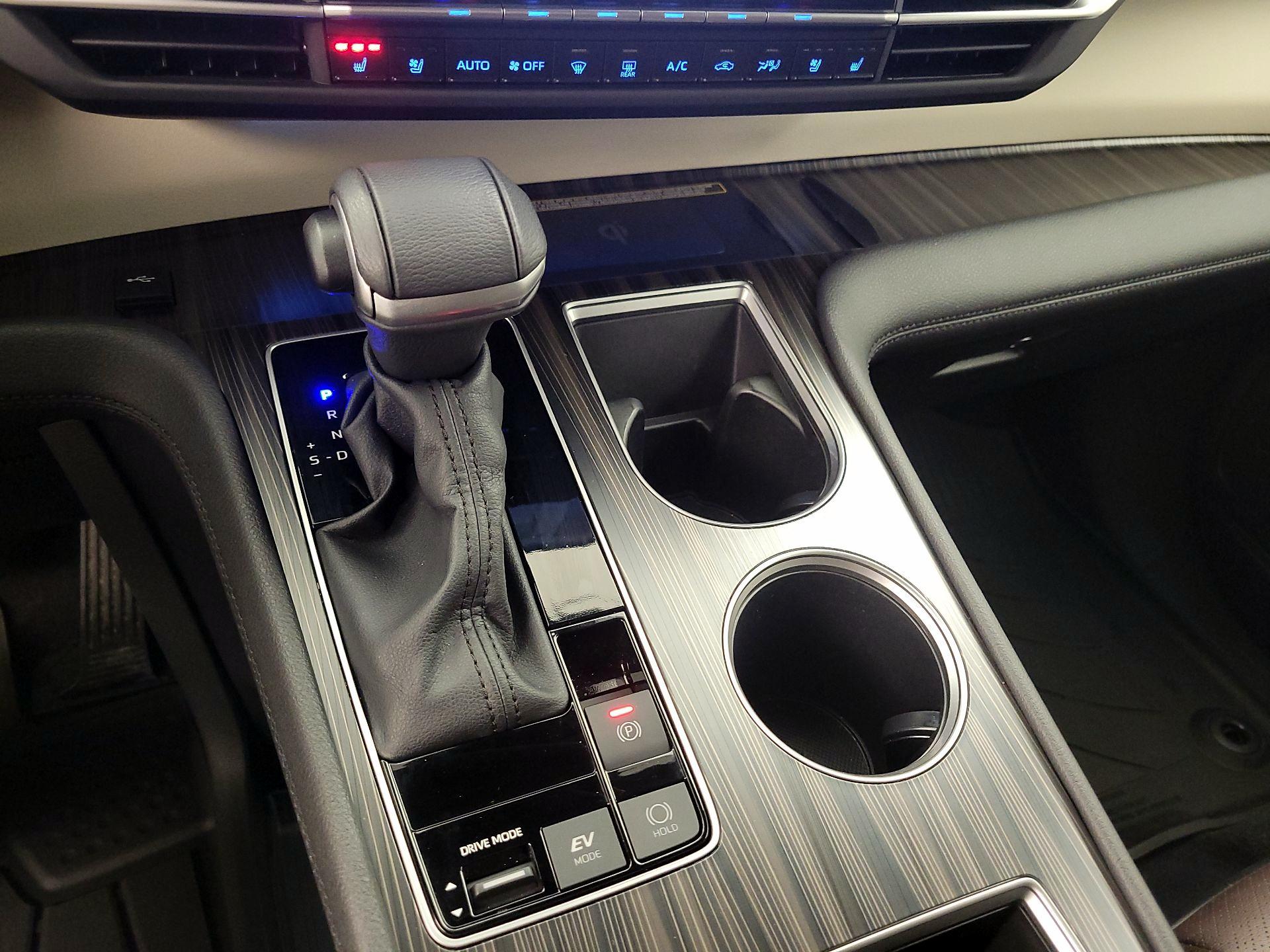 Thumbnail: 2024 Toyota Sienna - 17