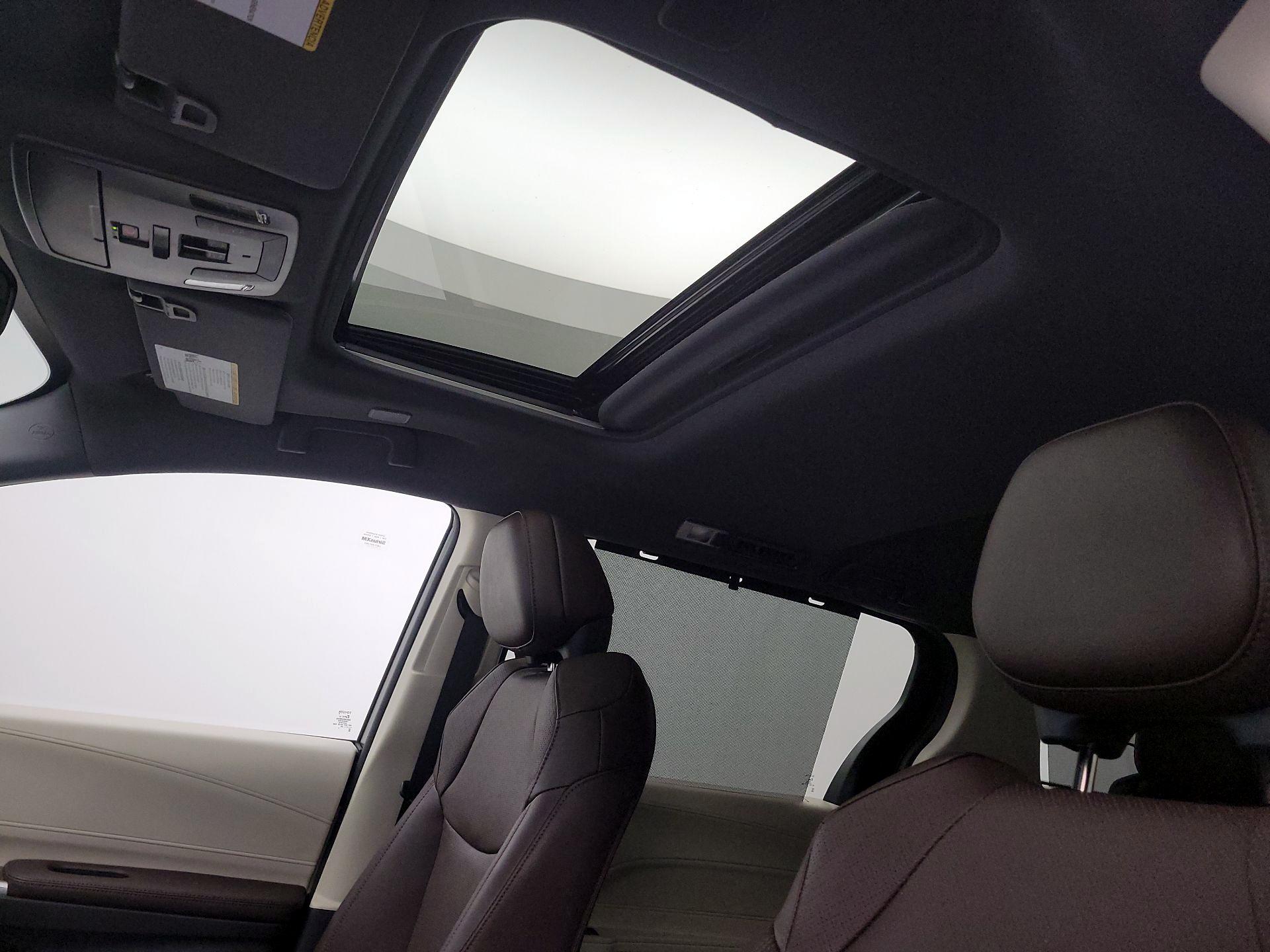 Thumbnail: 2024 Toyota Sienna - 19