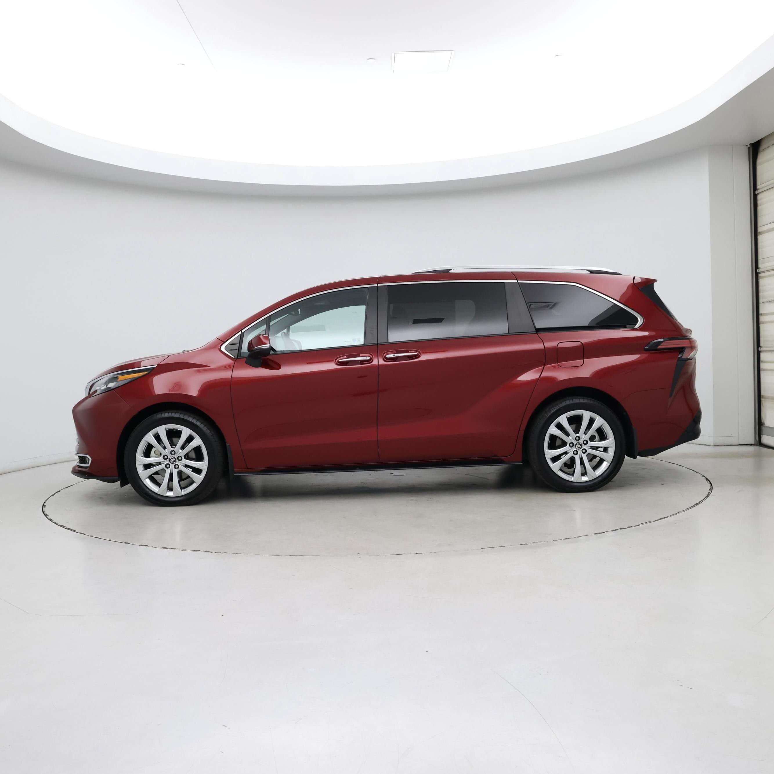 Thumbnail: 2024 Toyota Sienna - 3