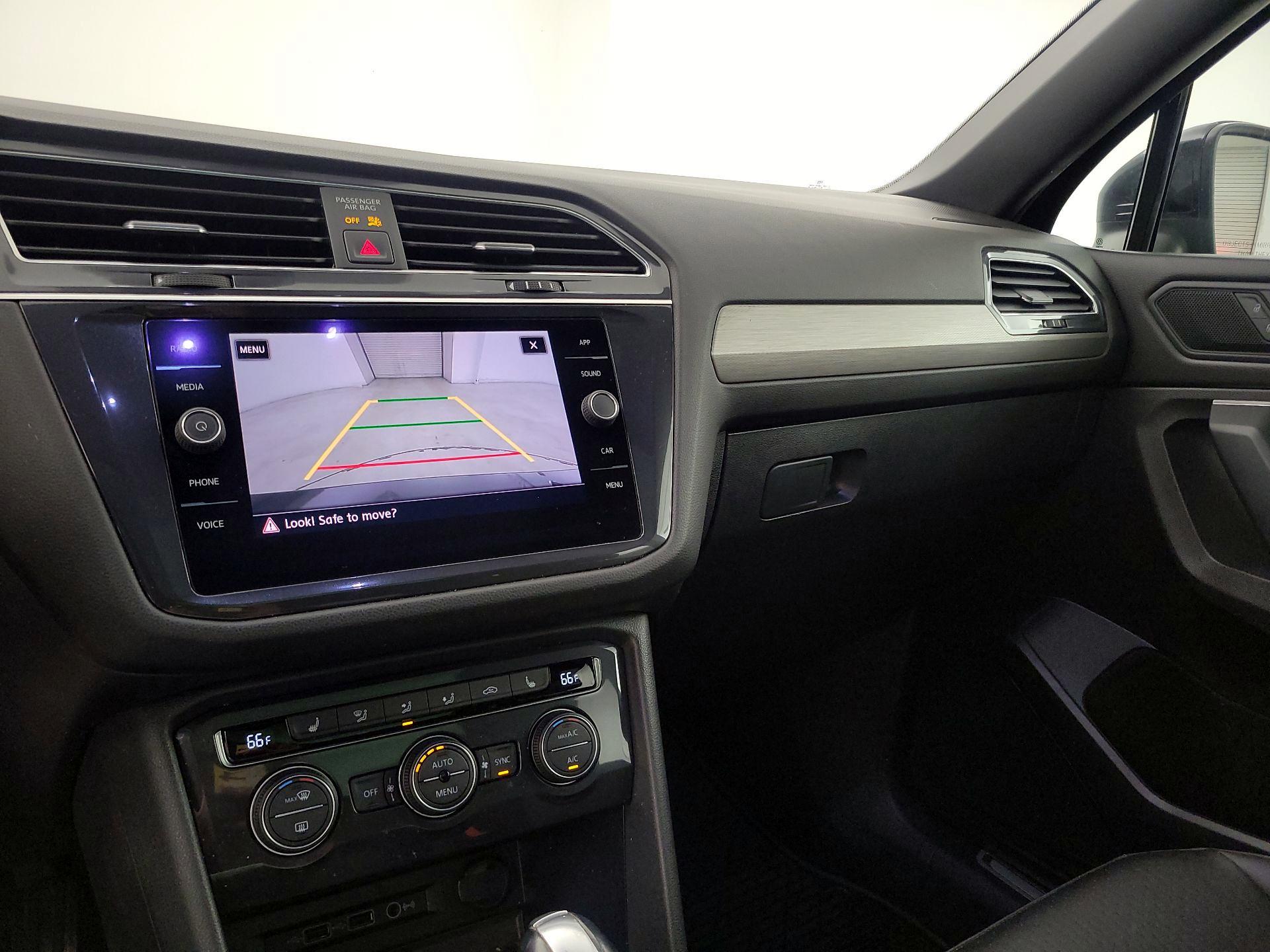 Thumbnail: 2020 Volkswagen Tiguan - 14