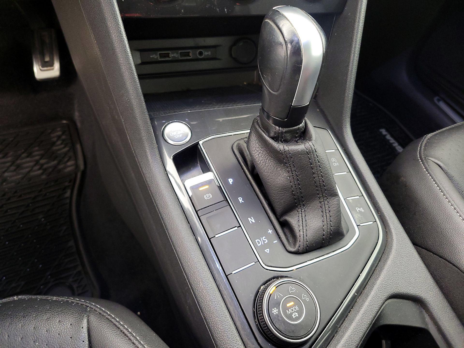 Thumbnail: 2020 Volkswagen Tiguan - 17