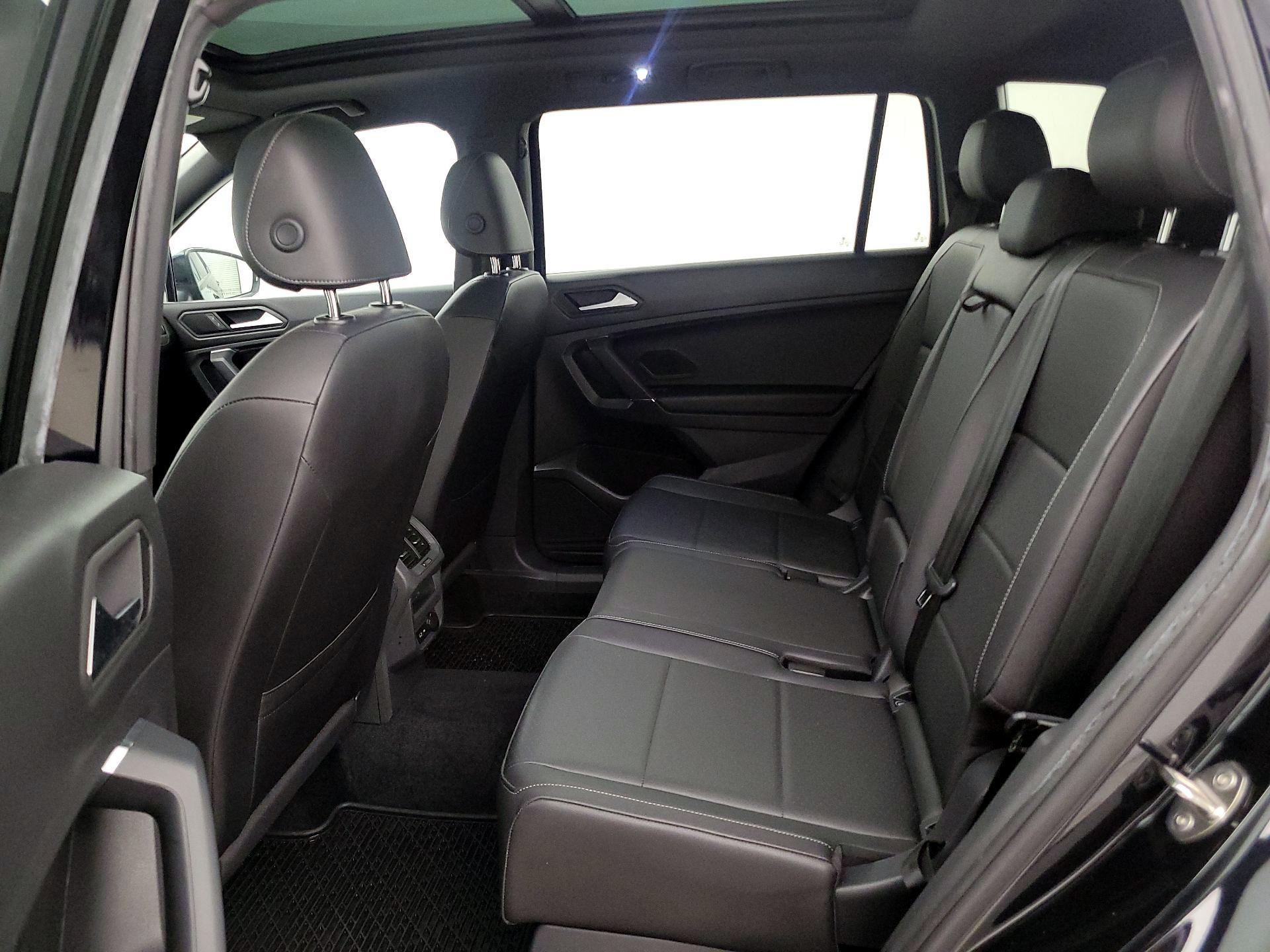 Thumbnail: 2020 Volkswagen Tiguan - 20