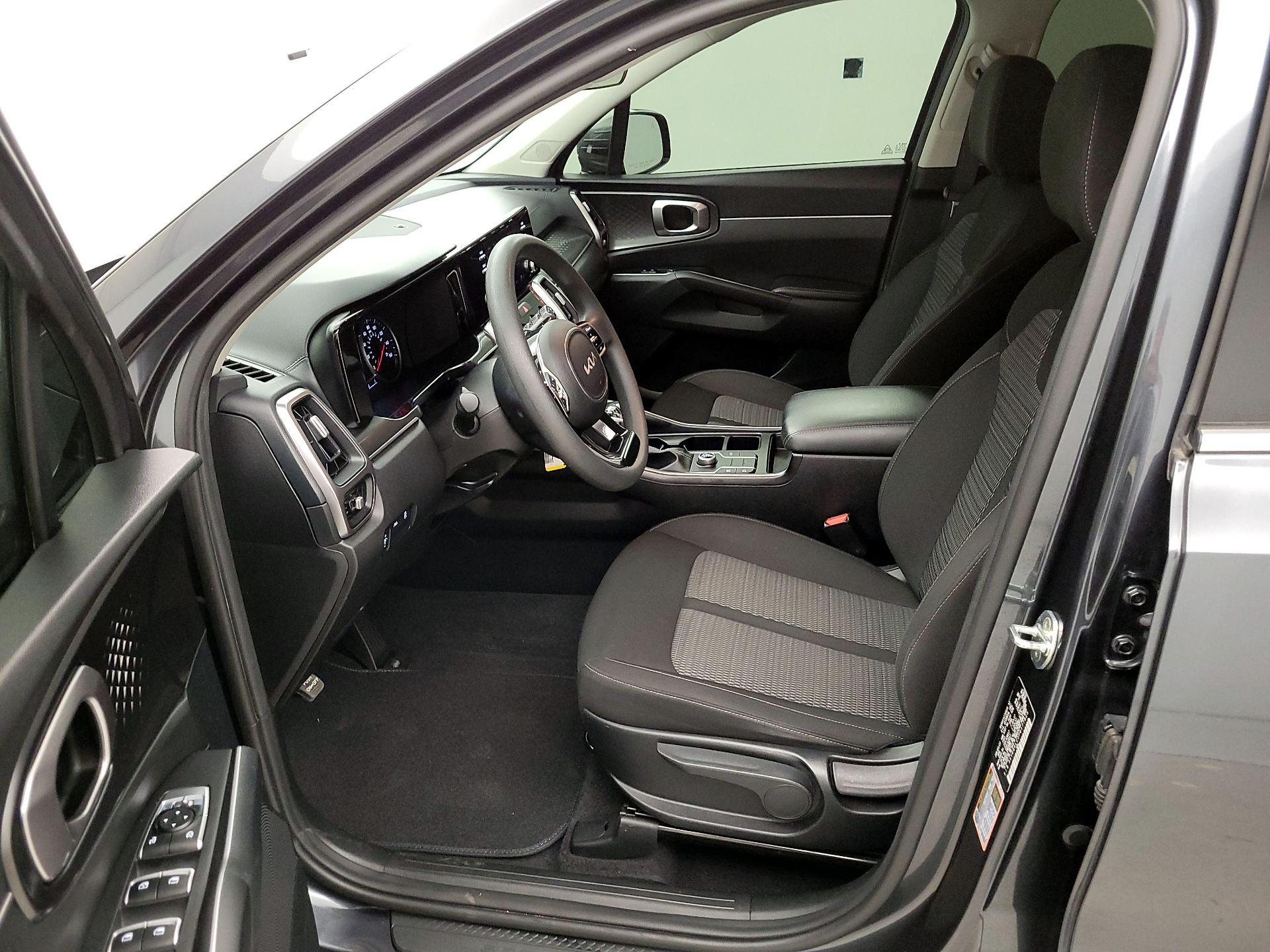 Thumbnail: 2023 Kia Sorento - 11