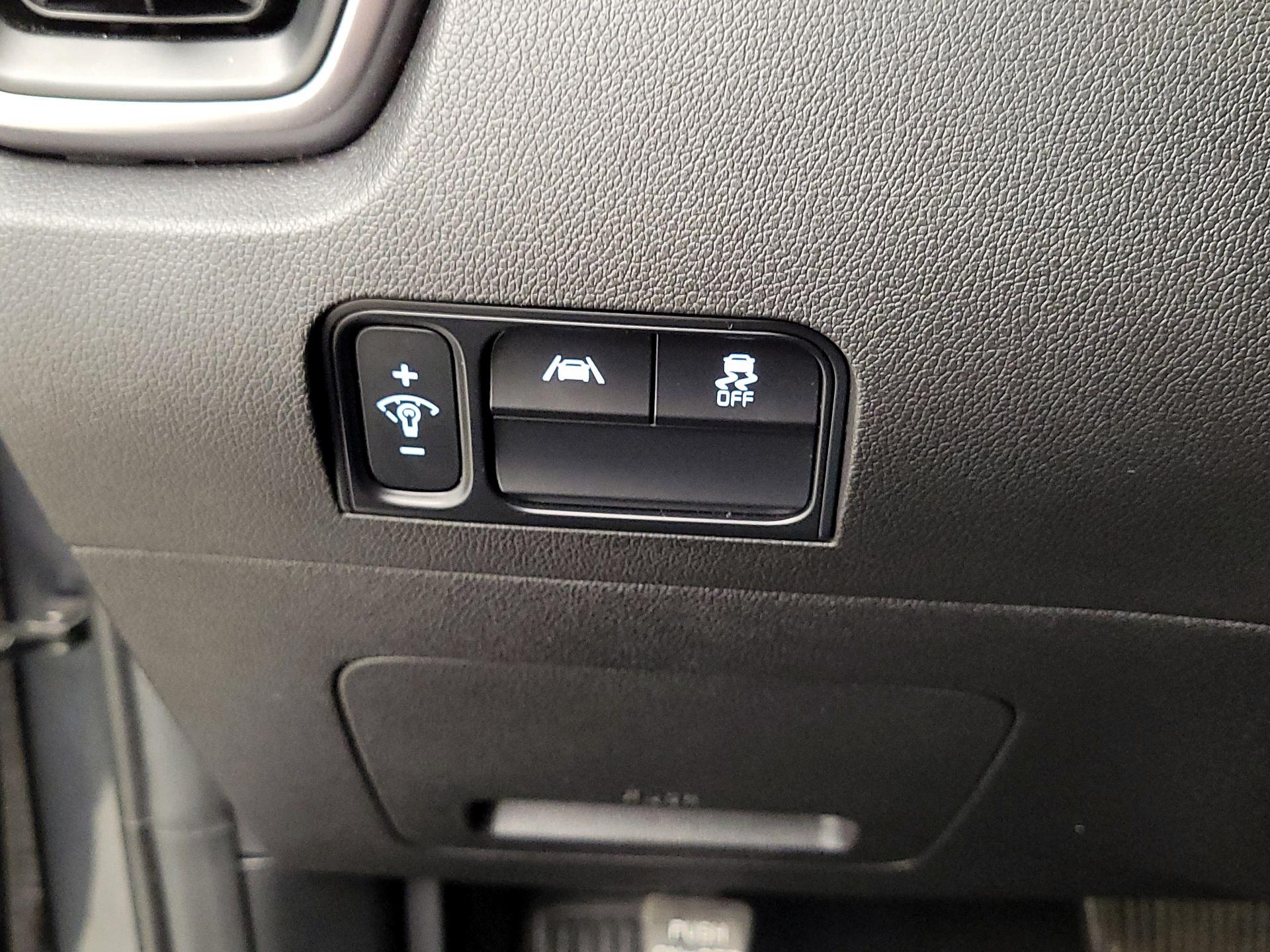 Thumbnail: 2023 Kia Sorento - 13