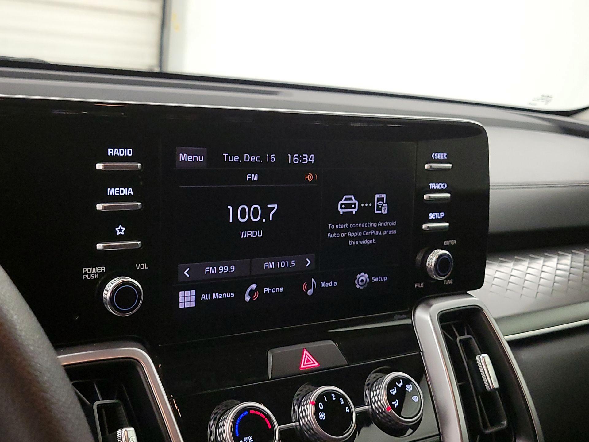 Thumbnail: 2023 Kia Sorento - 15