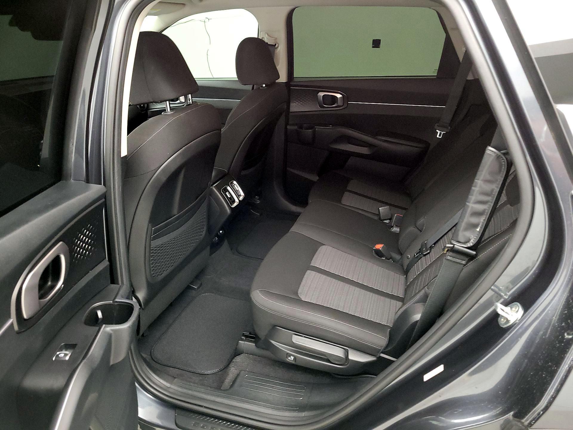 Thumbnail: 2023 Kia Sorento - 19