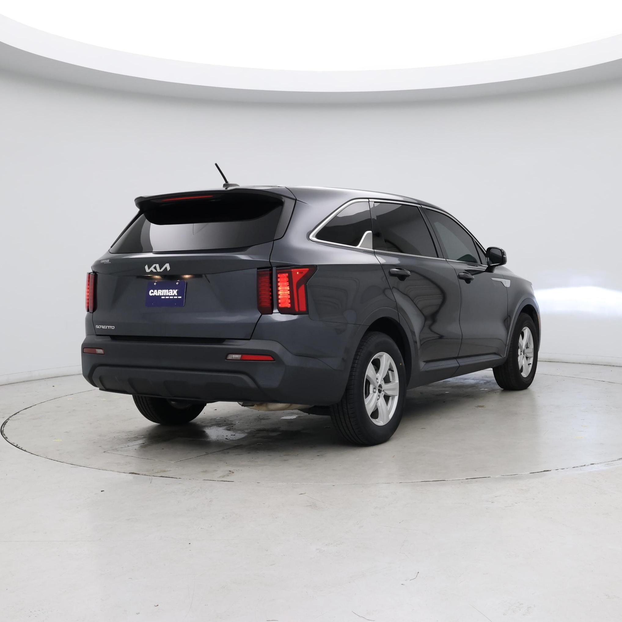 Thumbnail: 2023 Kia Sorento - 8