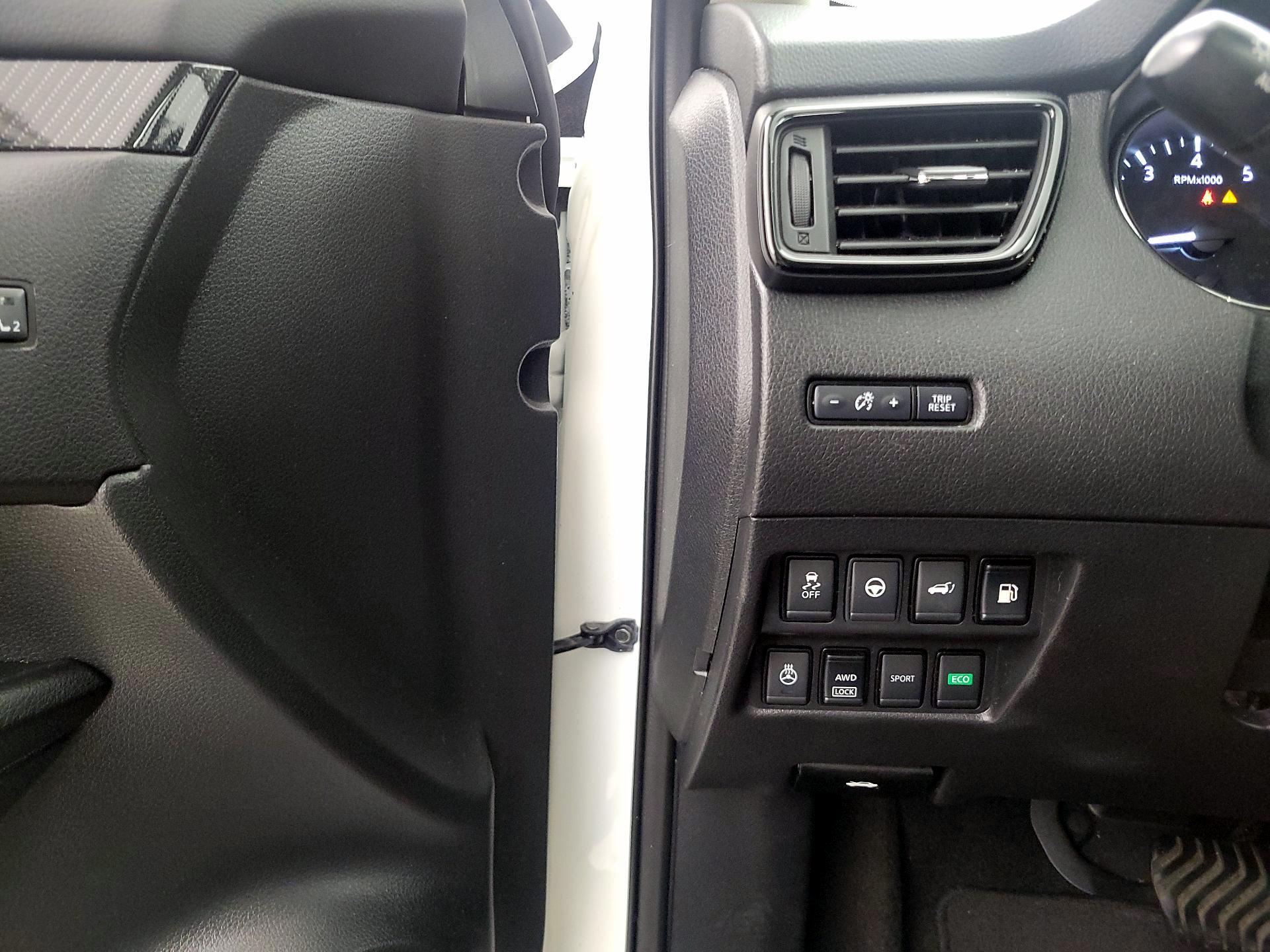 Thumbnail: 2019 Nissan Rogue - 13