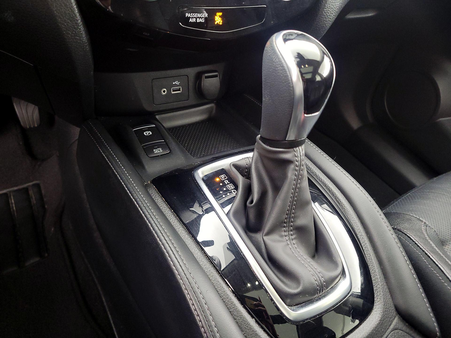 Thumbnail: 2019 Nissan Rogue - 18