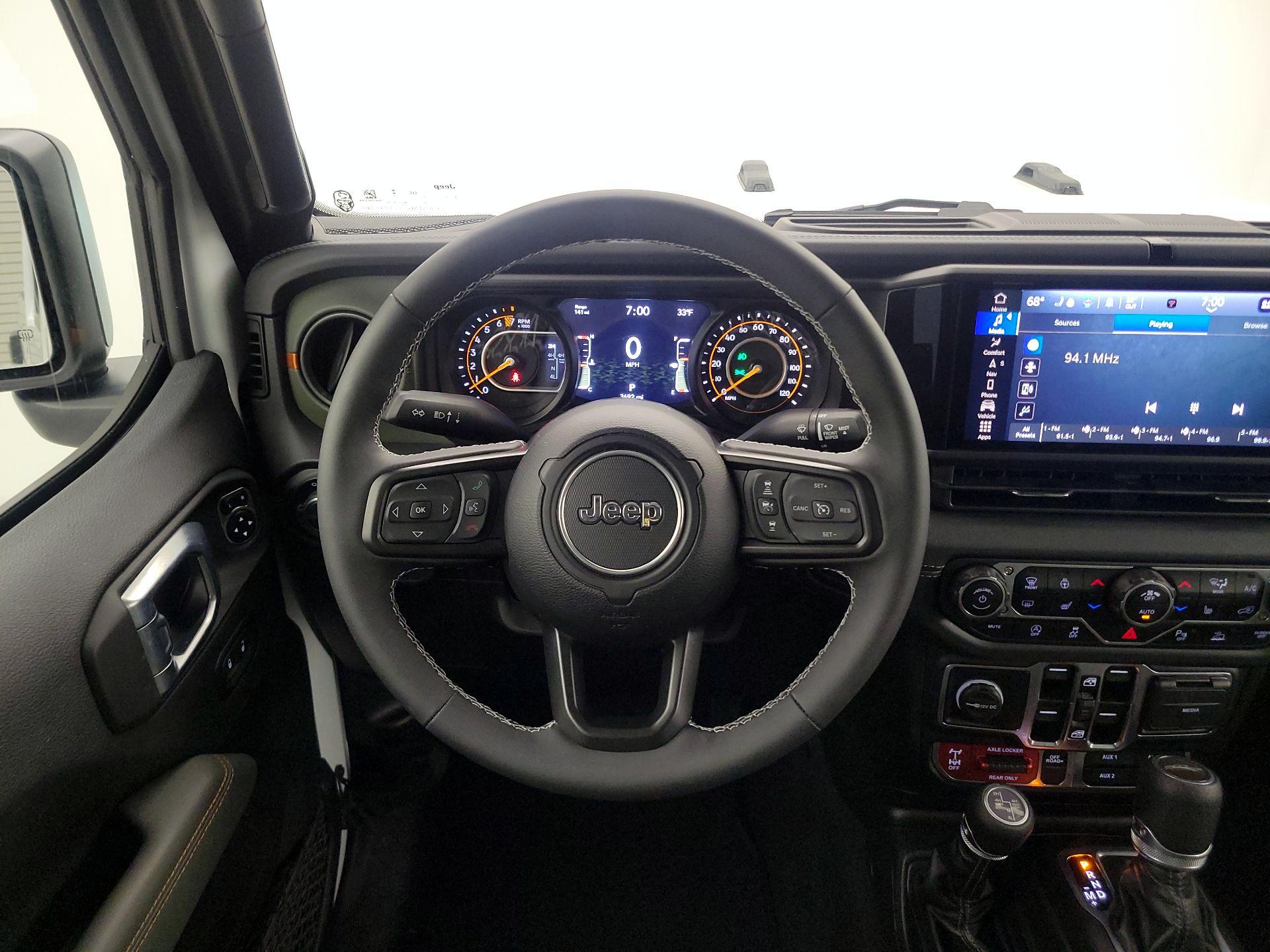 Thumbnail: 2025 Jeep Gladiator - 10